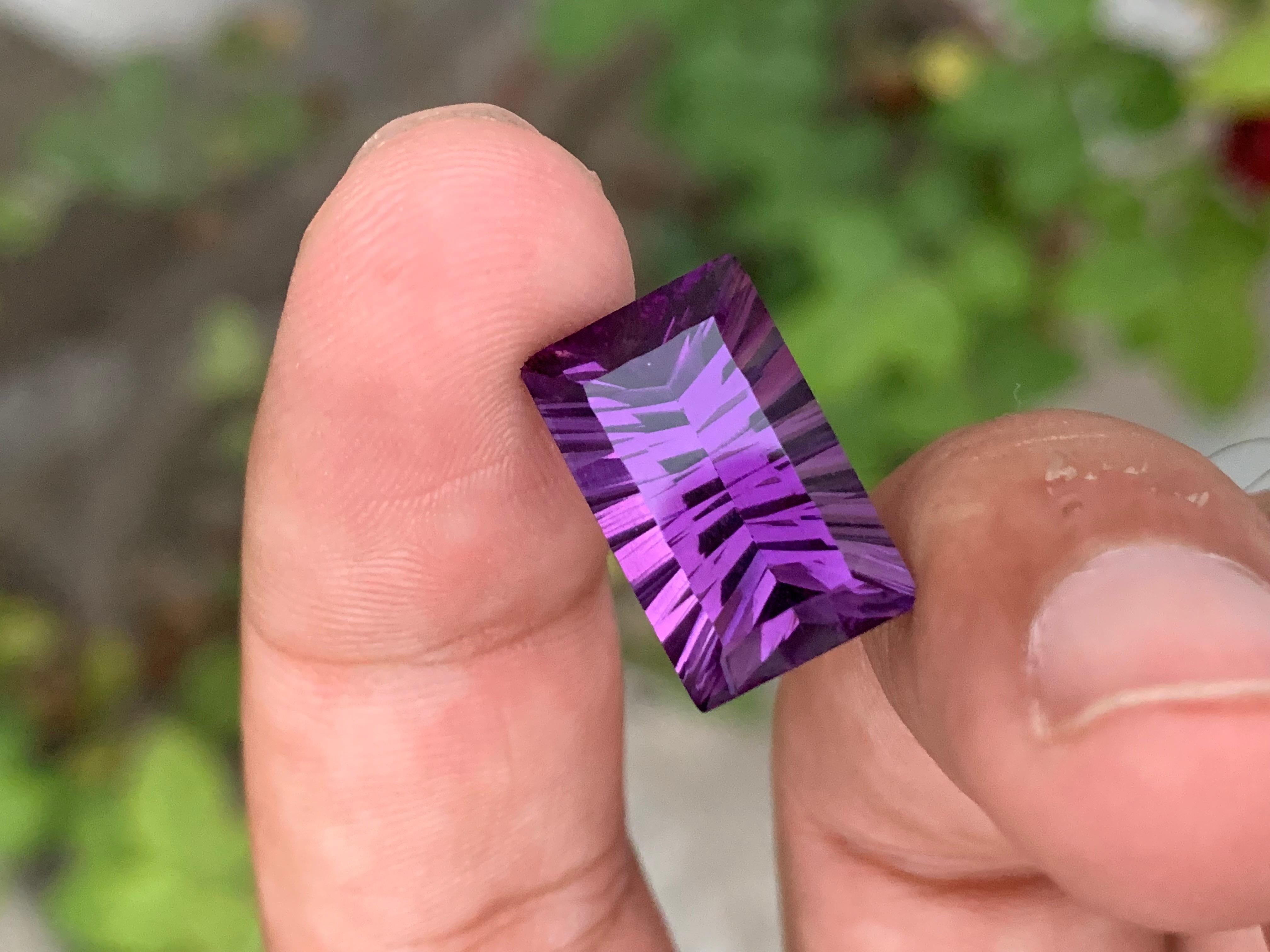 Facettierter Amethyst-Edelstein mit 10,35 Karat im Laserschliff, zum Verkauf im Angebot 5