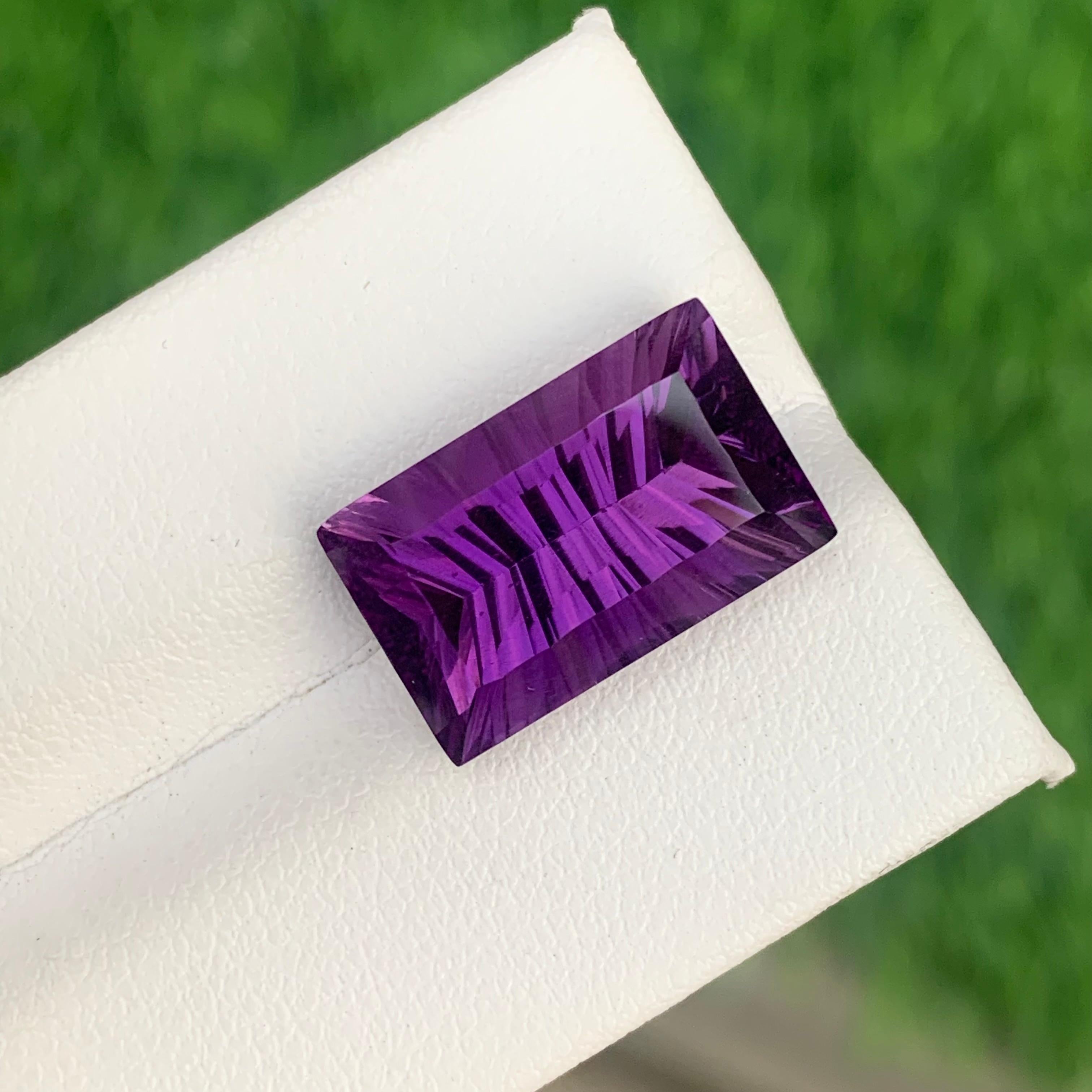 Women's or Men's 10.35 Carat Laser Cut Faceted Amethyst Gemstone Available For Sale  For Sale