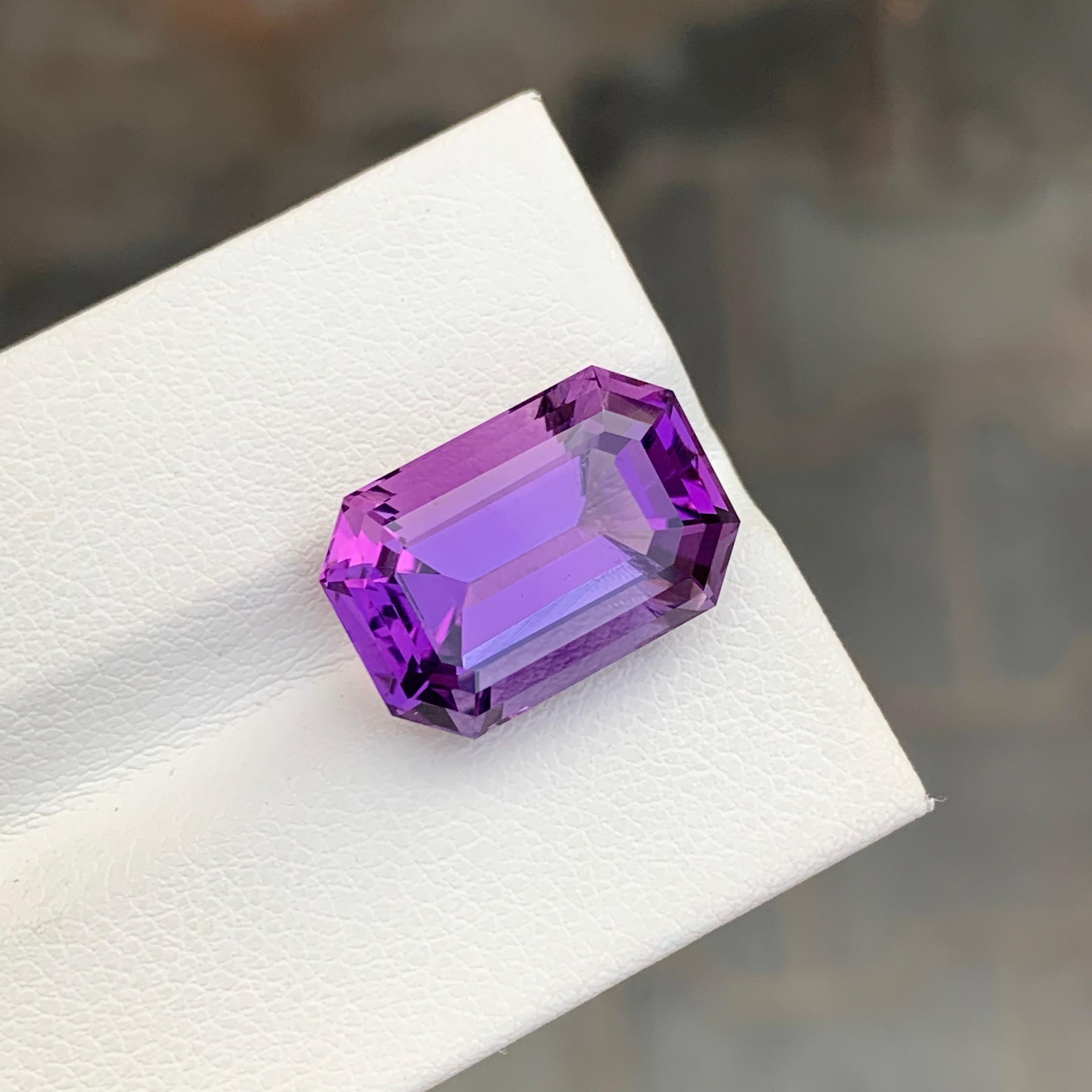 10.35 Carat Natural Loose Amethyst Emerald Shape Gemstone For Jewellery For Sale 4