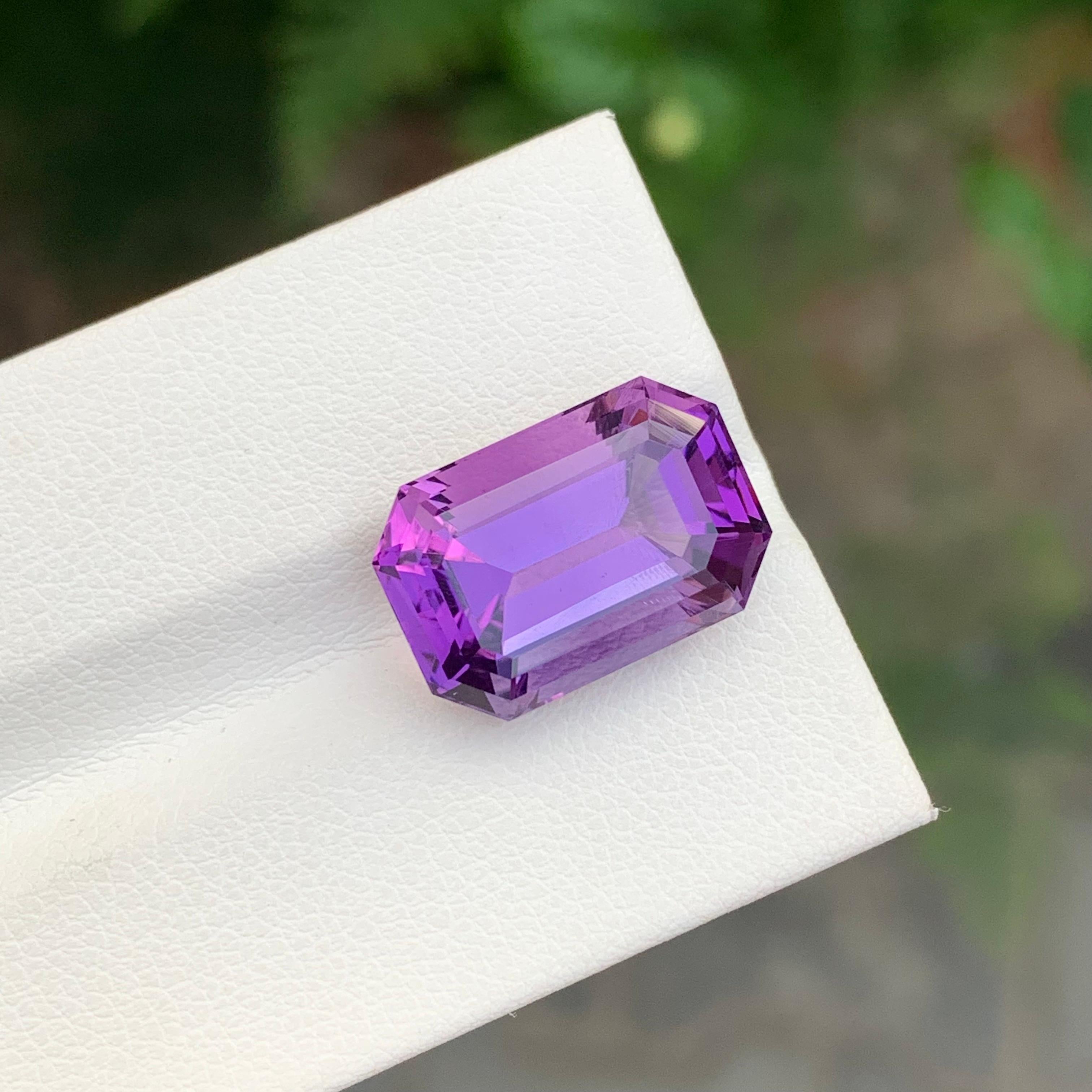 Women's or Men's 10.35 Carat Natural Loose Amethyst Emerald Shape Gemstone For Jewellery For Sale