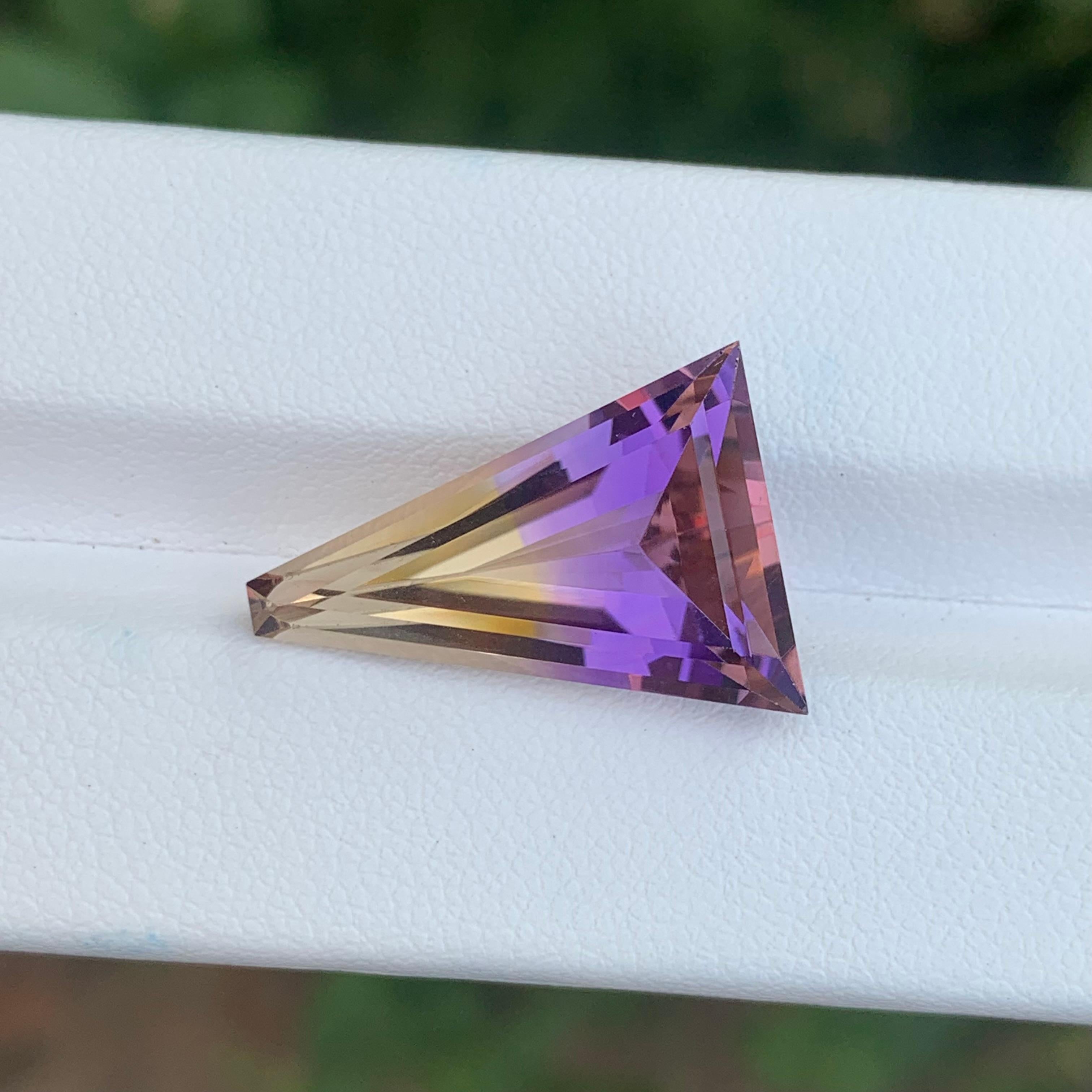 10.35 Carat Natural Loose Ametrine Trilliant Shape Gemstone im Zustand „Neu“ im Angebot in Peshawar, PK