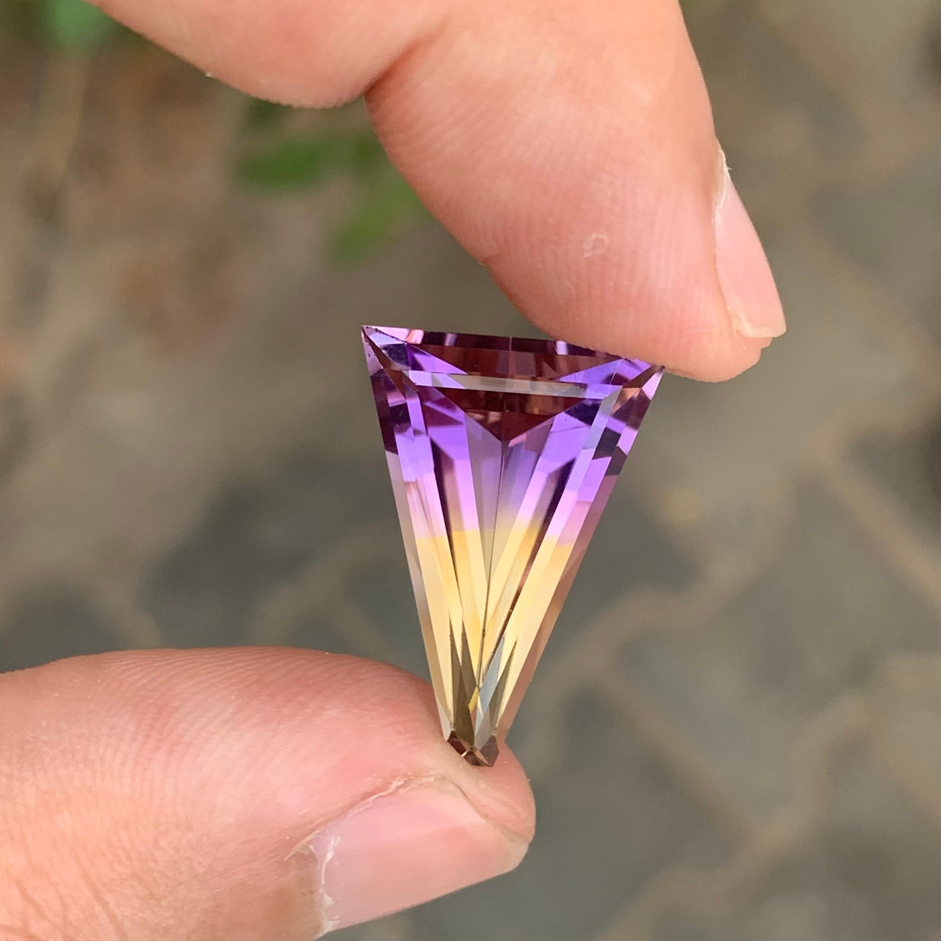 10.35 Carat Natural Loose Ametrine Trilliant Shape Gemstone für Damen oder Herren im Angebot