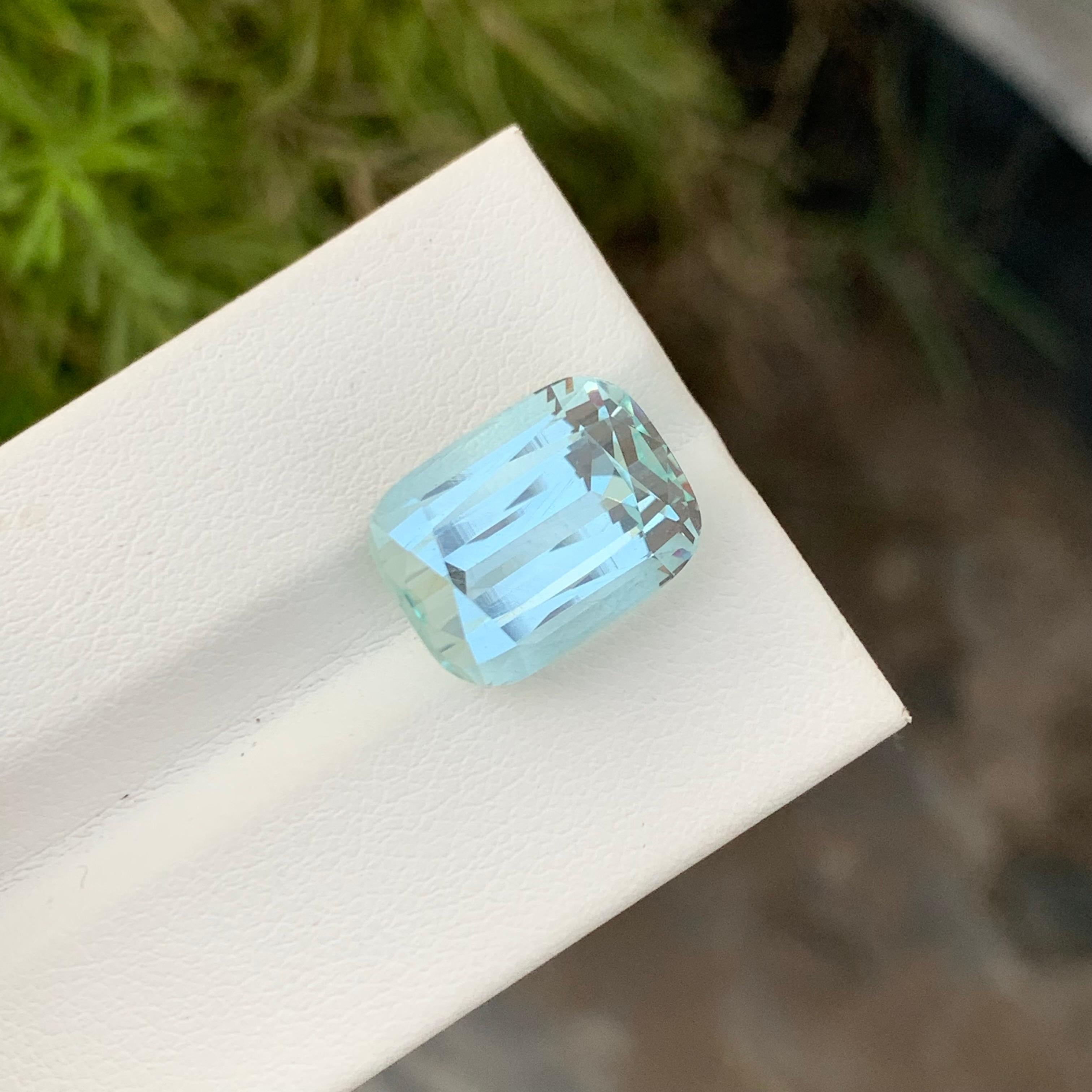 Arts and Crafts 10.35 Carat Natural Loose Aquamarine Long Cushion Shape Gem For Necklace For Sale