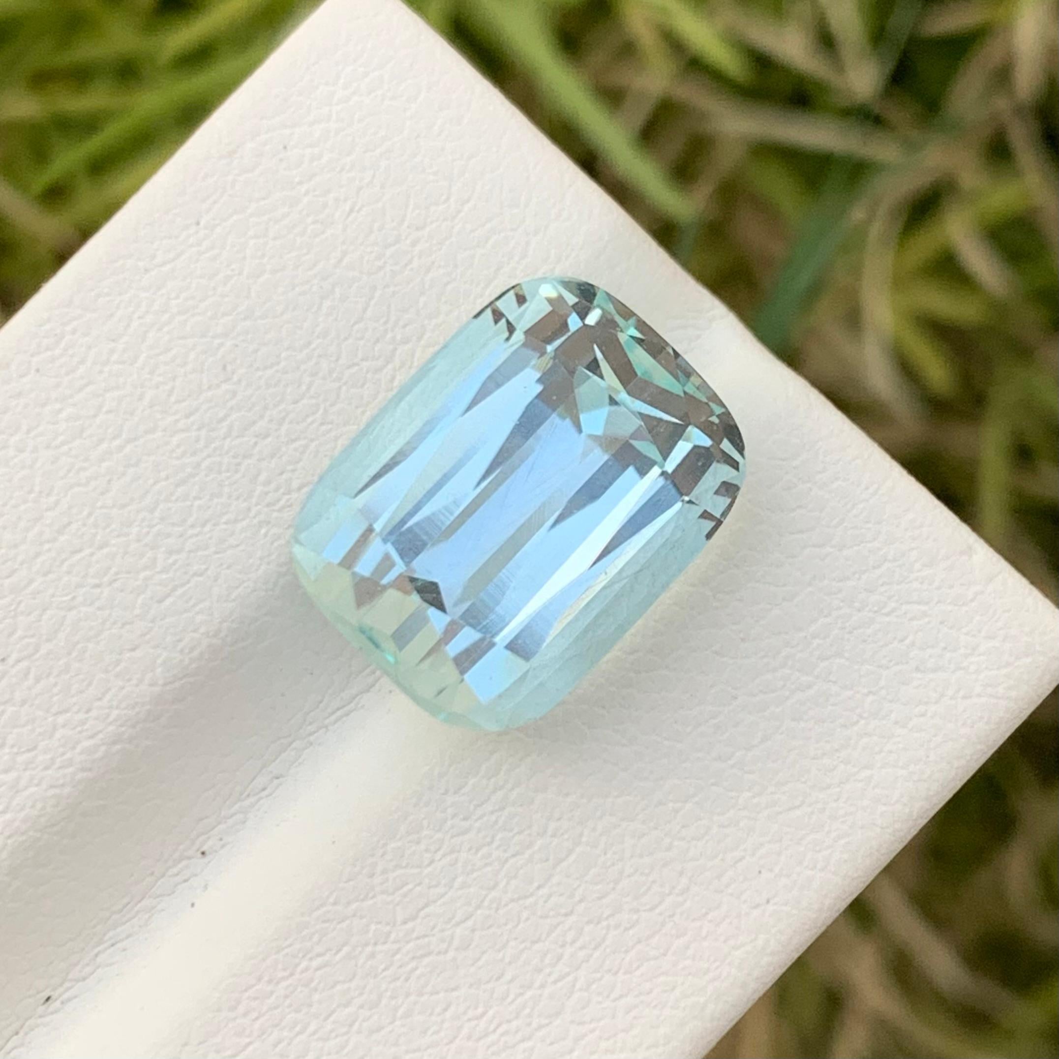 10.35 Carat Natural Loose Aquamarine Long Cushion Shape Gem For Necklace In New Condition For Sale In Peshawar, PK