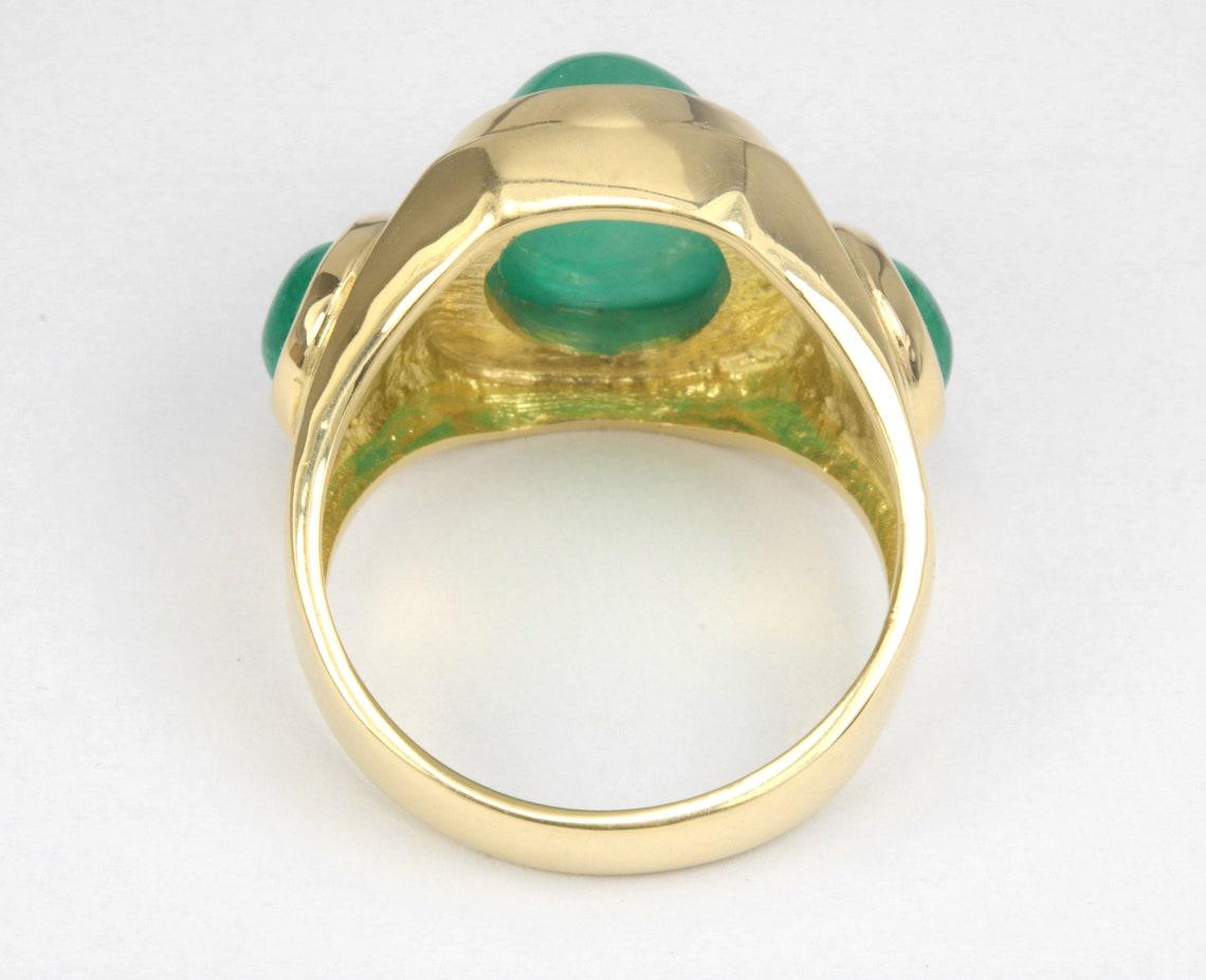 Modern 10.35tcw 14K Colombian Emerald-Oval Cut Three Stone Men's Gold Ring For Sale