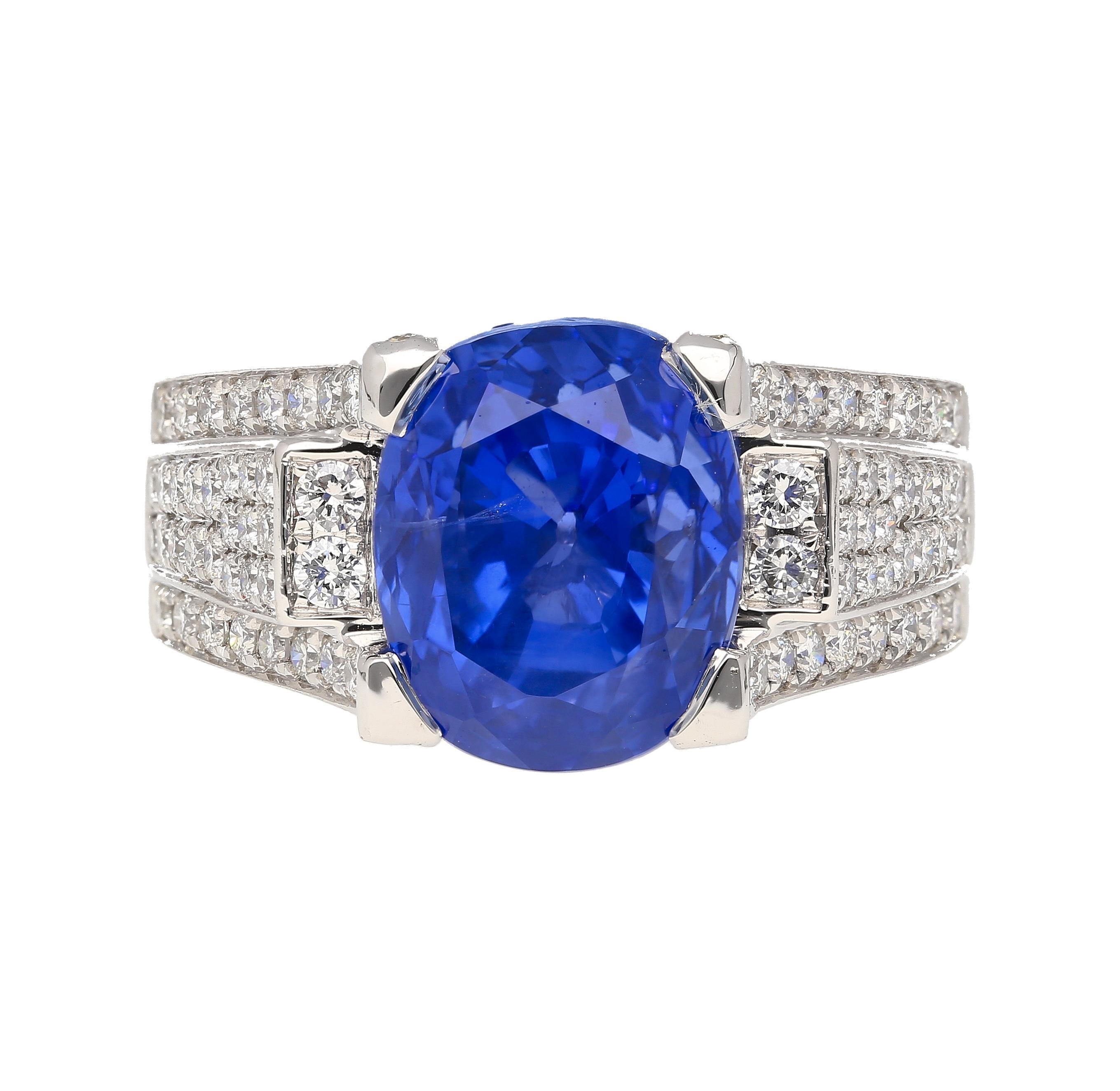 Anillo de diamantes y zafiro azul ovalado de Sri Lanka de 10,36 quilates sin calor en venta 4