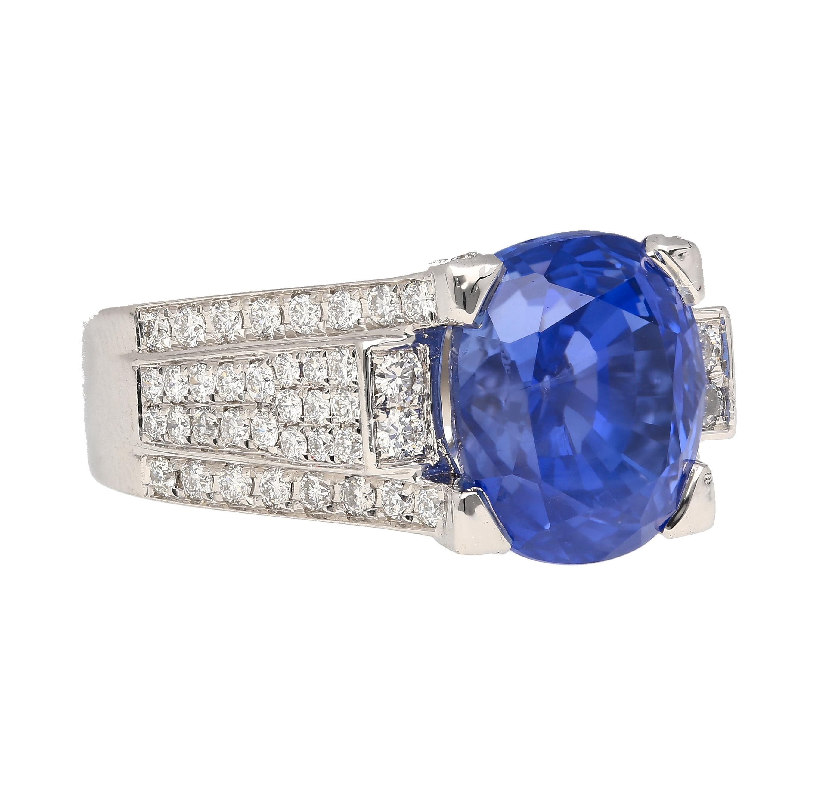Anillo de diamantes y zafiro azul ovalado de Sri Lanka de 10,36 quilates sin calor en venta 6