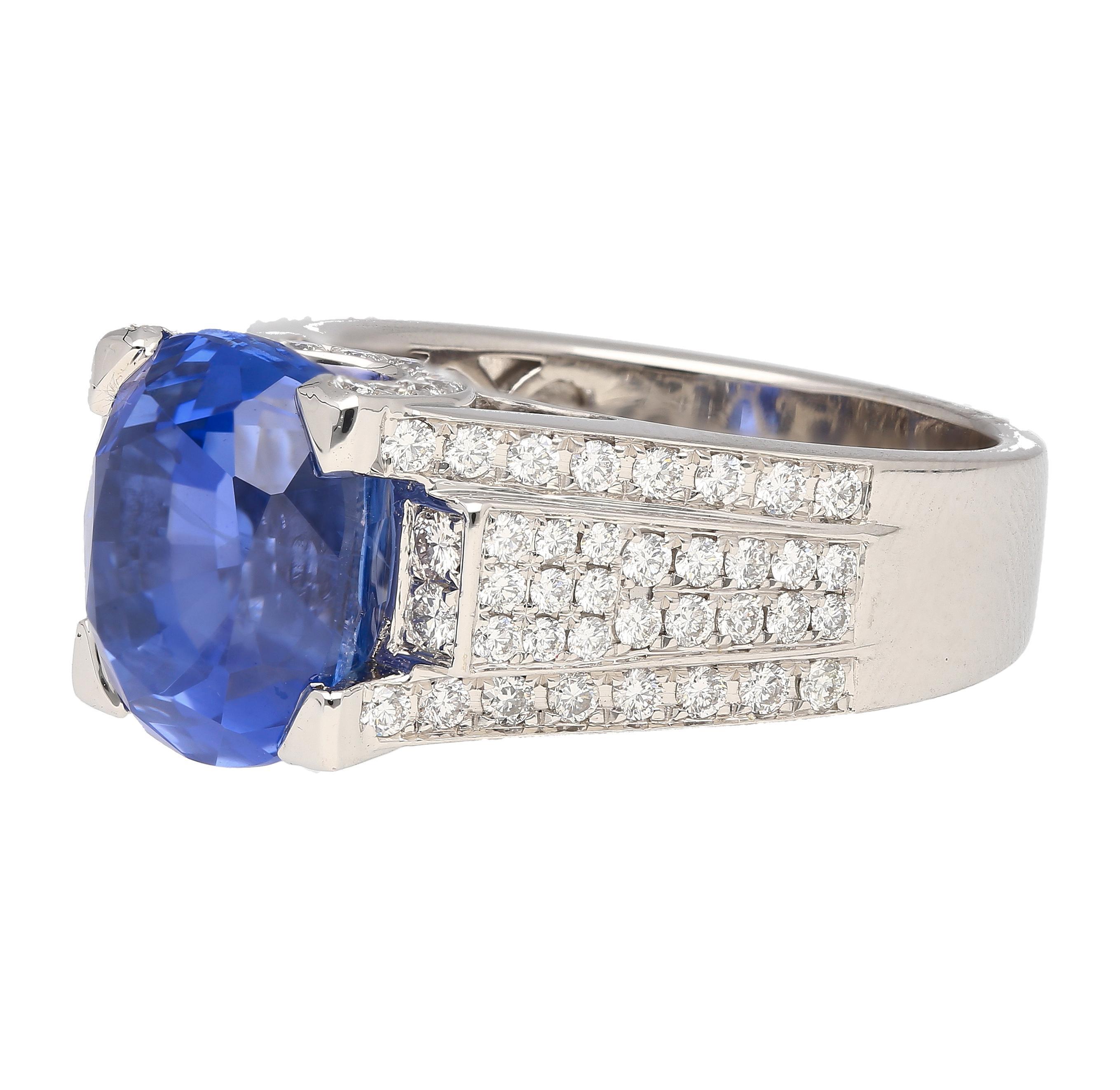 Anillo de diamantes y zafiro azul ovalado de Sri Lanka de 10,36 quilates sin calor en venta 3