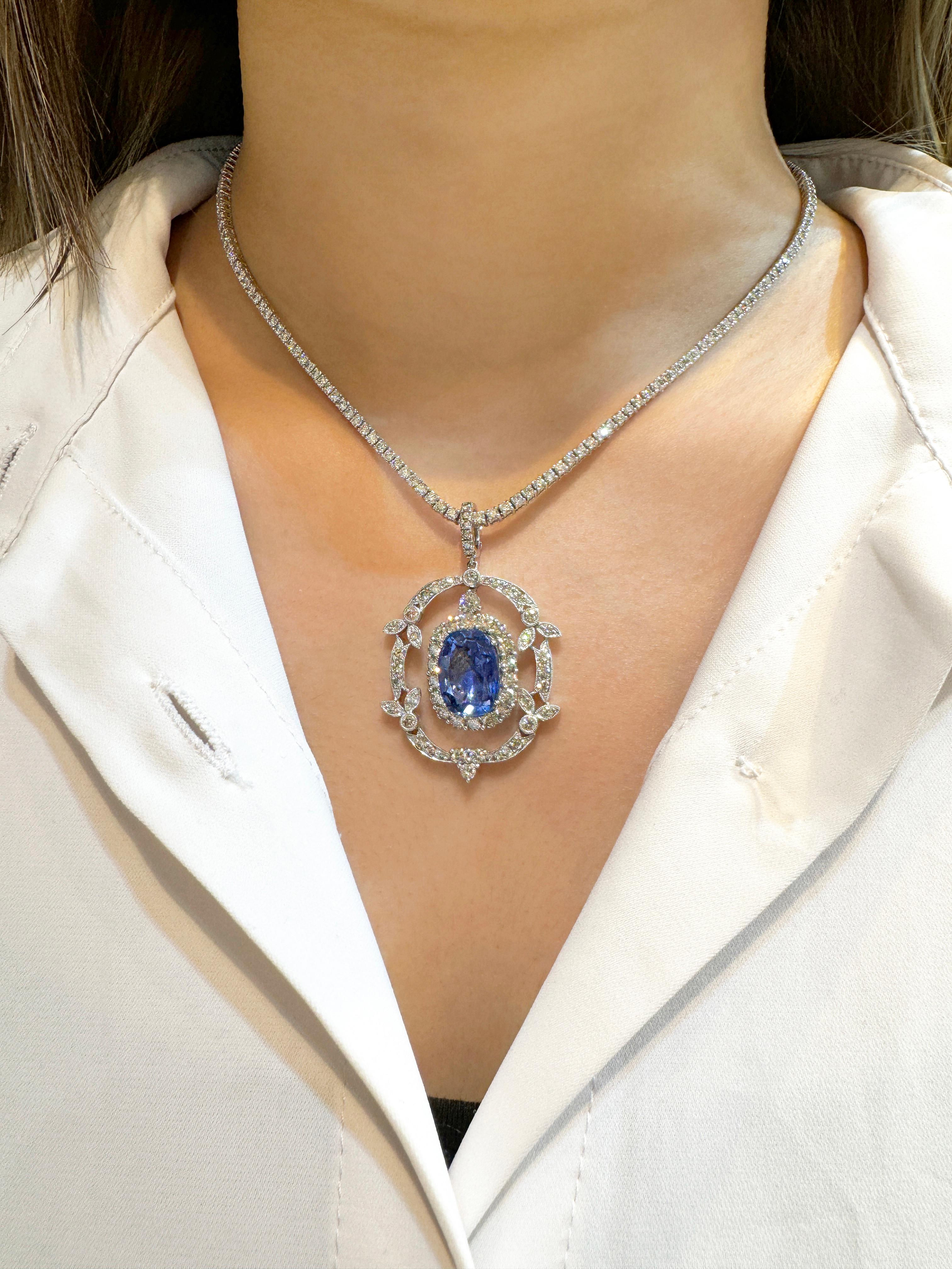 Women's 10.36 Carat Oval Cut No Heat Sri Lanka Blue Sapphire Drop Pendant Necklace For Sale