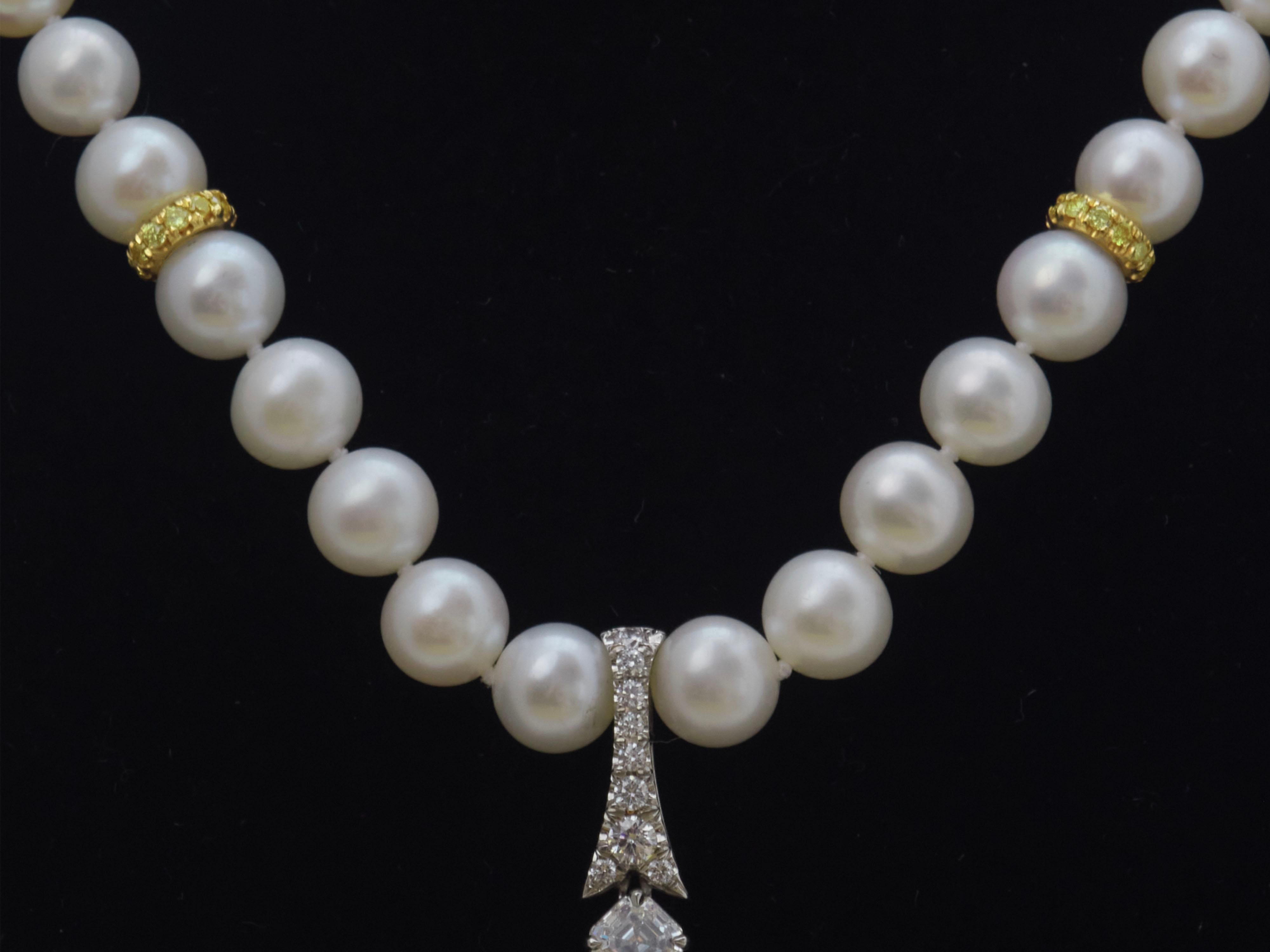 10.36 Carat Vivid Yellow & White Diamonds & Pearls Tassel Necklace, 18K Gold In New Condition For Sale In New York, NY