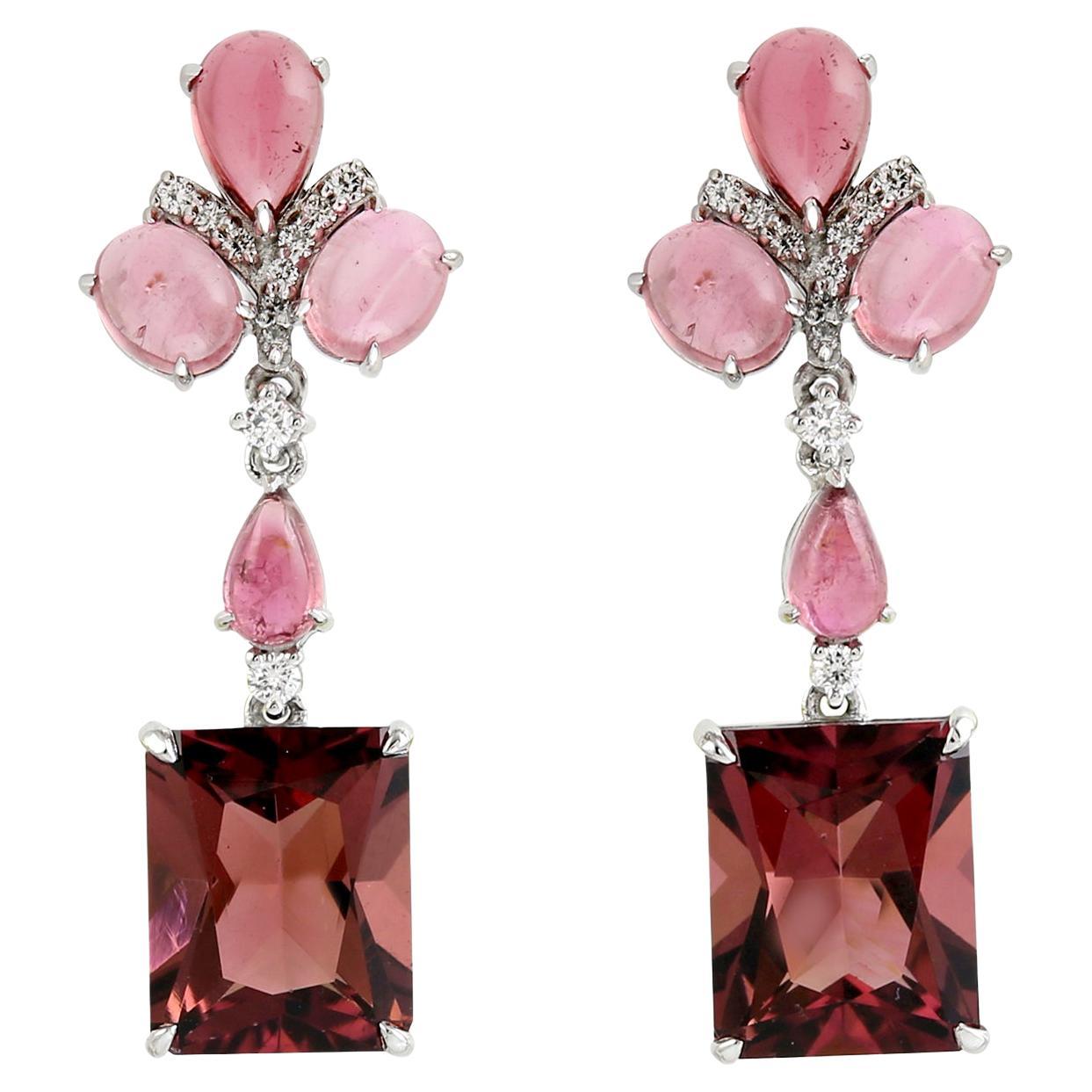 Orecchini pendenti con tormalina rosa 10,37 ct e diamanti in oro 18k