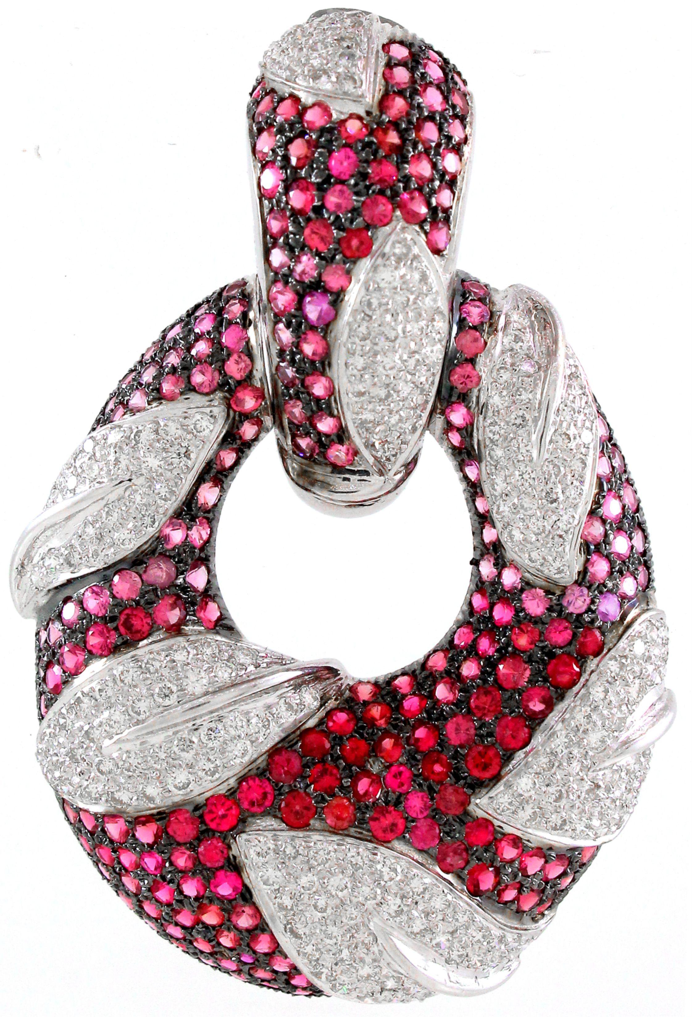 Set aus 10,37 Karat Spinell und 3,53 Karat Diamant-Anhänger (Rundschliff) im Angebot