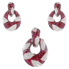 Juego de Colgante de 10,37 cts de Espinela y 3,53 cts de Diamante
