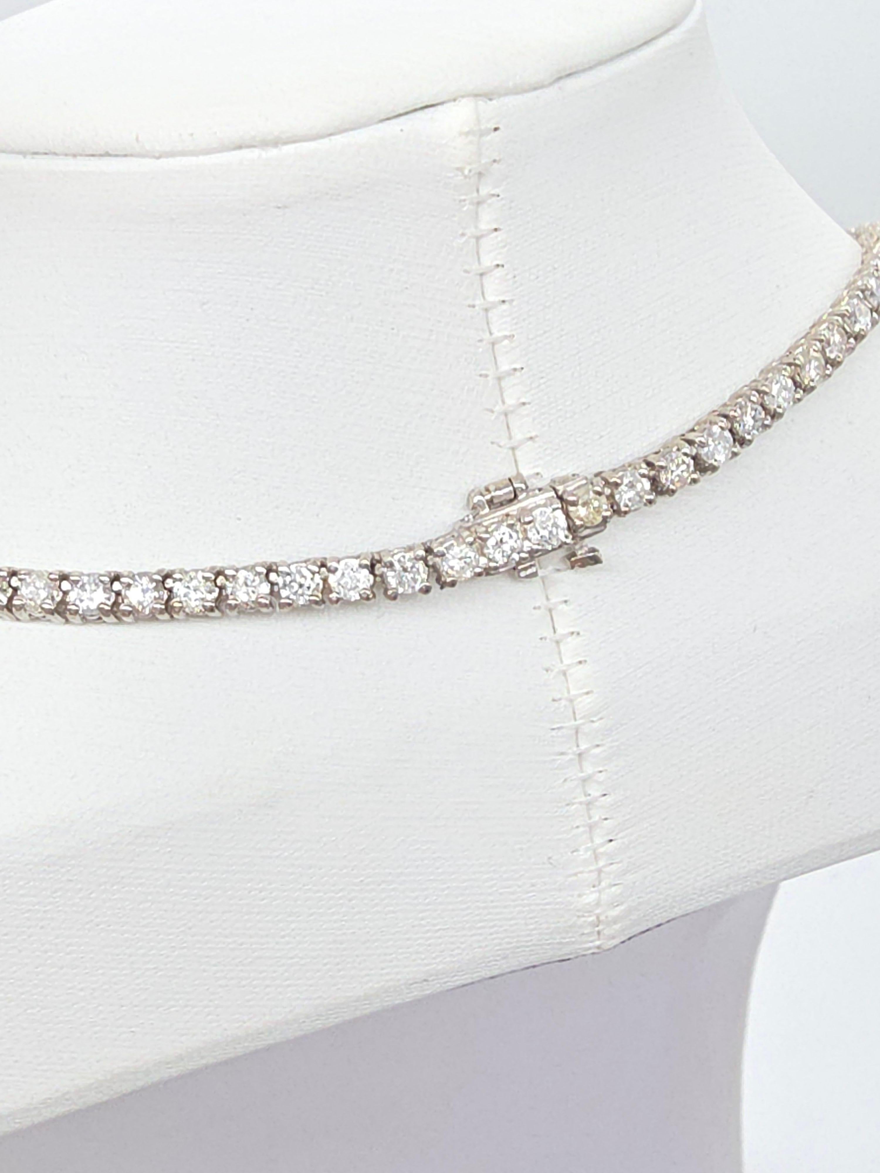 Collier de tennis en diamant naturel rond de 10,38 carats - A Silver, 16 pouces en vente 1