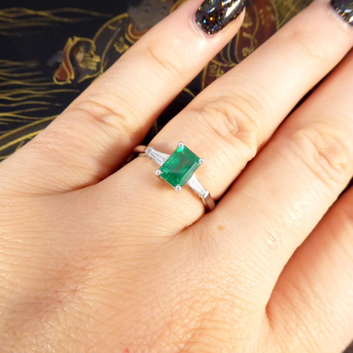 Women's or Men's 1.03ct Emerald Cut Emerald Ring with Baguette Cut Diamond Shoulders in Platinum