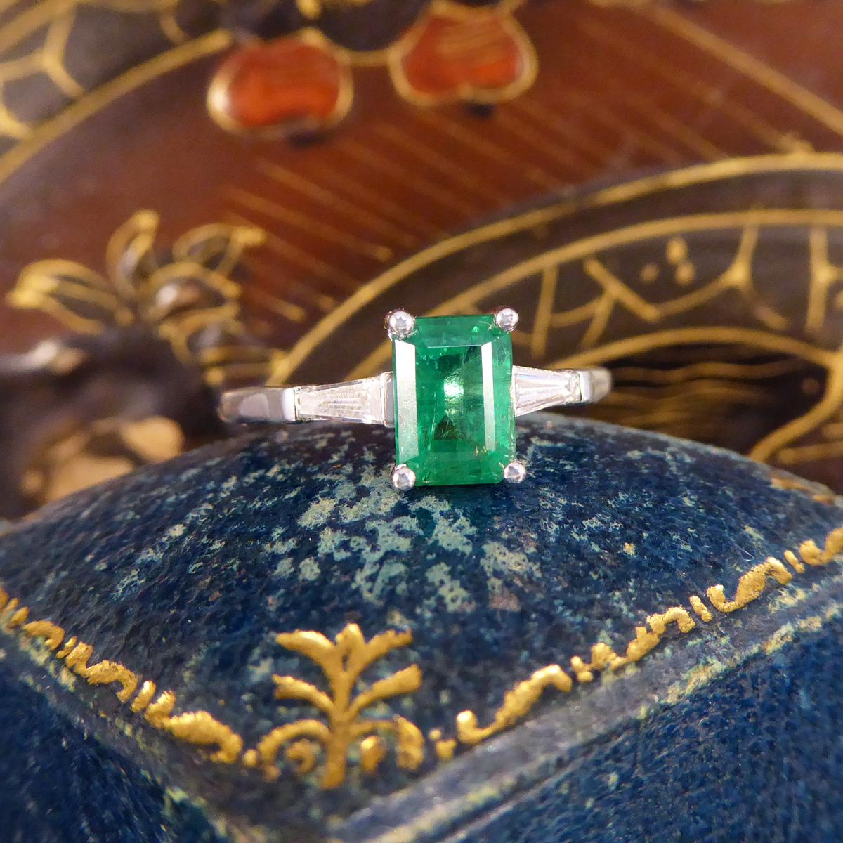1.03ct Emerald Cut Emerald Ring with Baguette Cut Diamond Shoulders in Platinum 2
