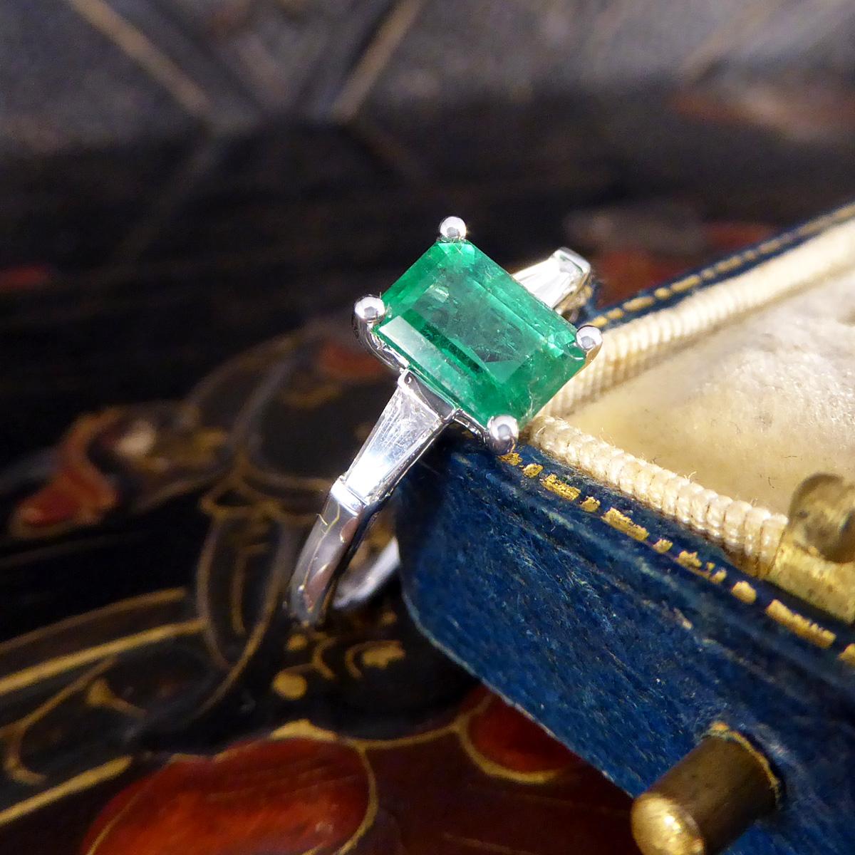 1.03ct Emerald Cut Emerald Ring with Baguette Cut Diamond Shoulders in Platinum 3
