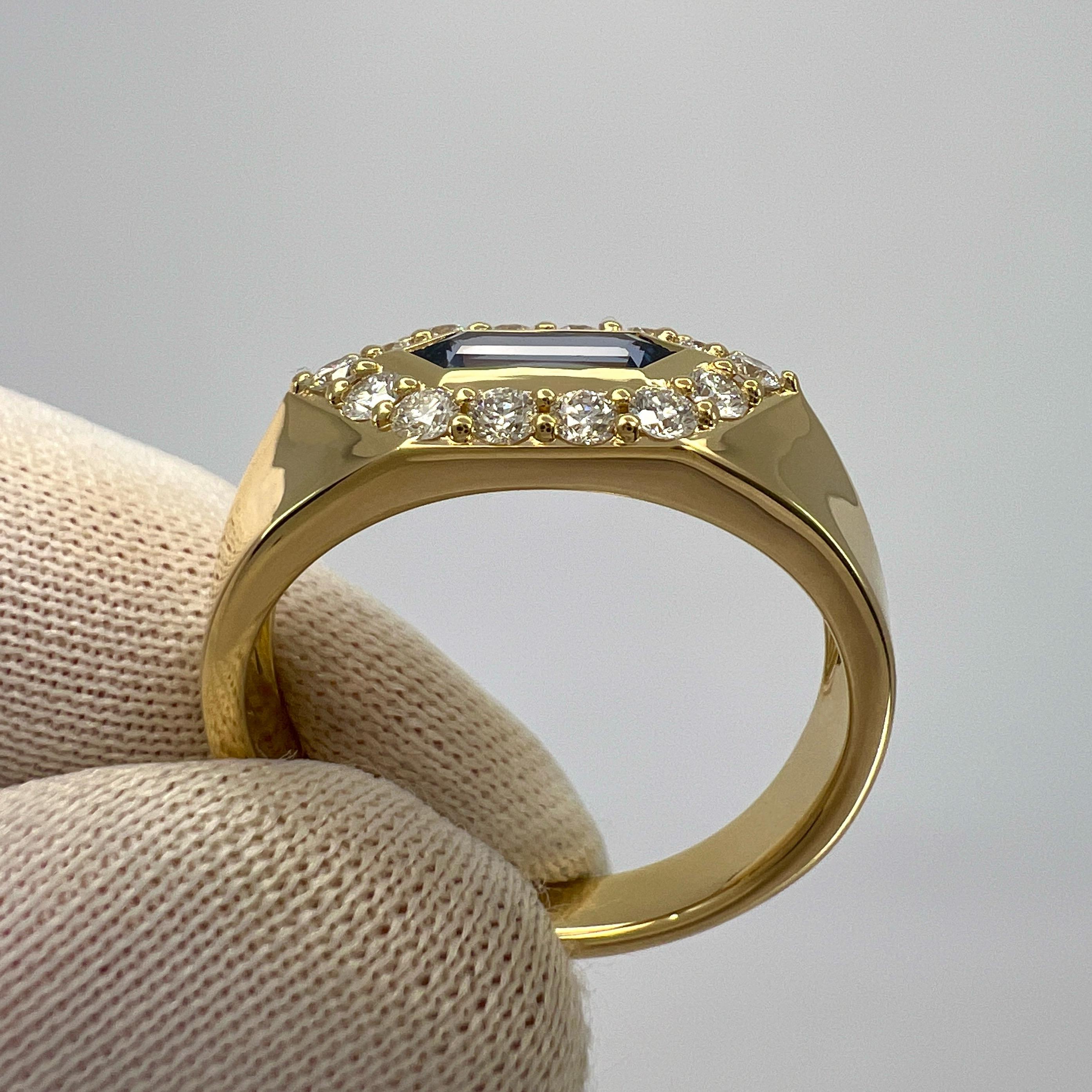 1.03ct Fancy Pentagon Ceylon Blue Sapphire & Diamond 18k Gold Halo Signet Ring en vente 3