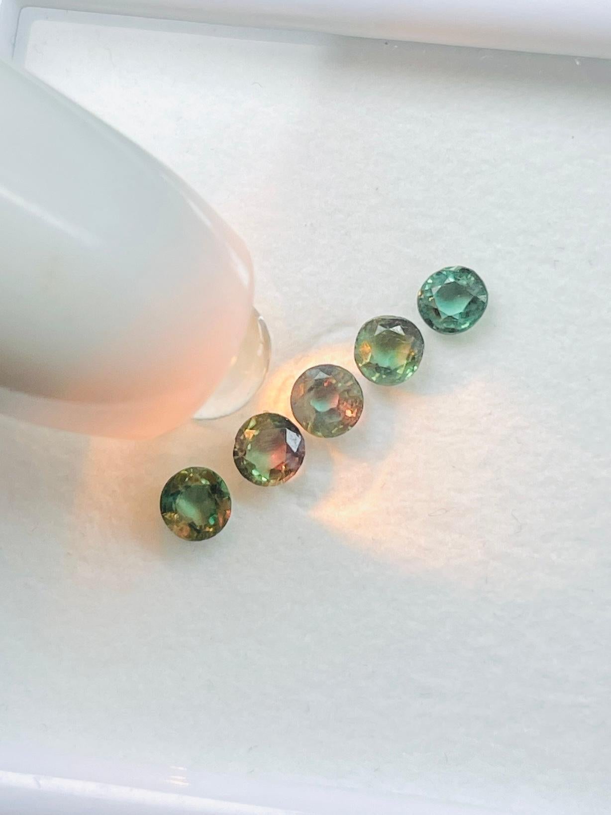 da uomo o donna Gemma rara alessandrina naturale da 1,03 carati dal colore verde a quello rosato in vendita