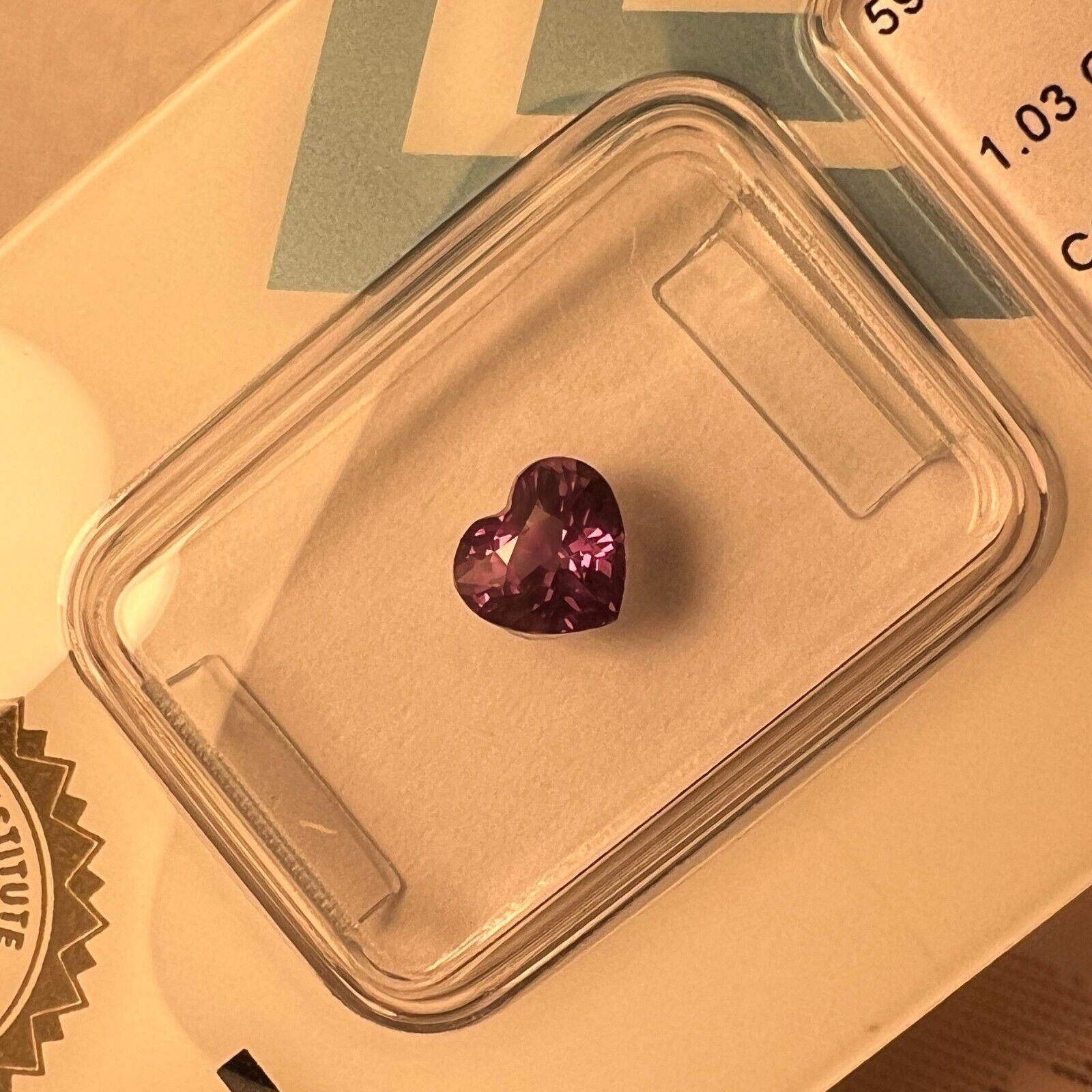 Pierre précieuse taille cœur certifiée IGI, grenat naturel à couleur changeante rose pourpre 1,03 carat en vente 3