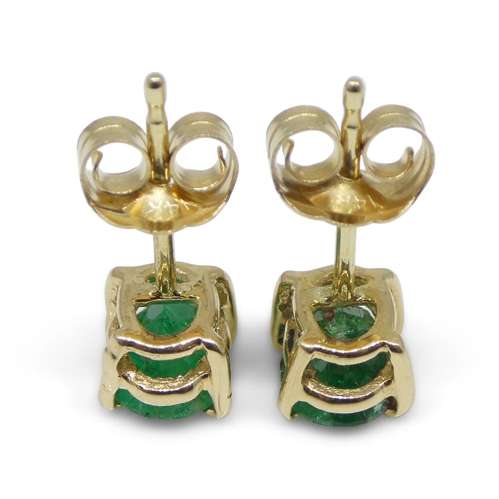 1,03ct Ovaler grüner kolumbianischer Smaragd Ohrstecker in 14k Gelbgold für Damen oder Herren im Angebot
