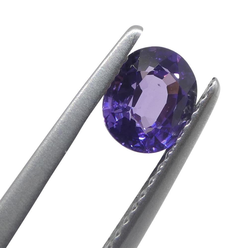 Taille brillant Saphir violet ovale de 1.03 carat, non chauffé, de Madagascar en vente