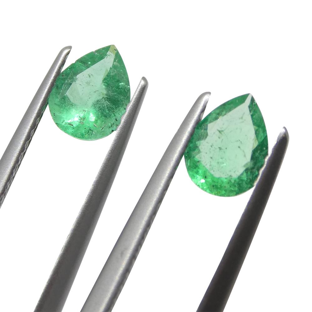 1.03 Karat Paar birnengrüner Smaragd aus Kolumbien (Brillantschliff) im Angebot