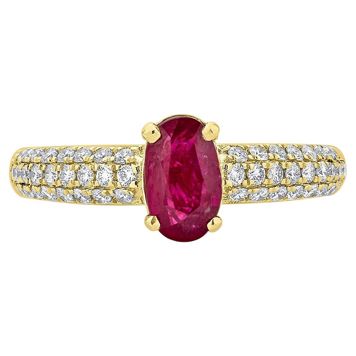 1,03 Karat Rubinring mit 0,37 Karat Diamanten in 14 Karat Gelbgold gefasst