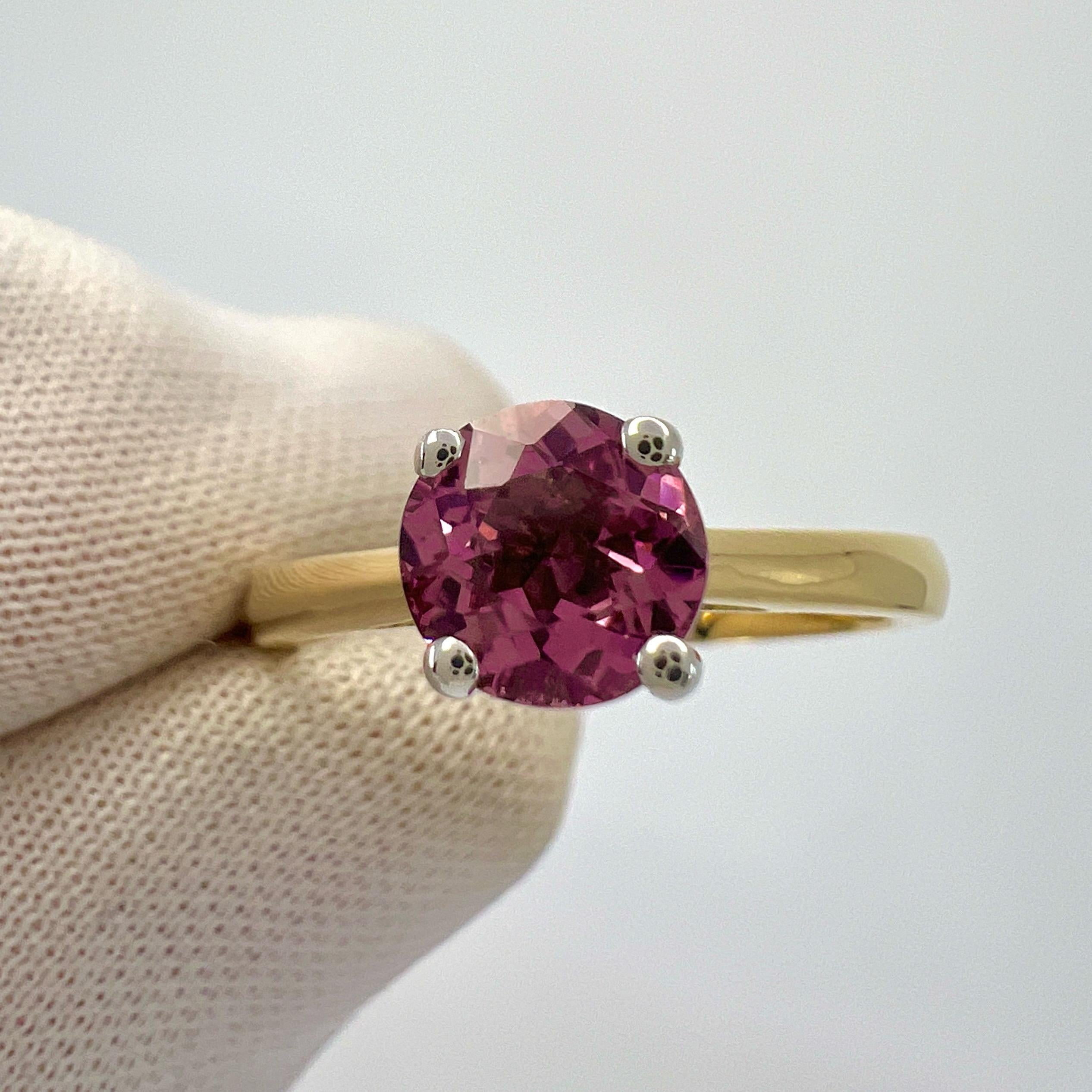 1.03ct Vivid Pink Mahenge Spinel Round Cut 18k Yellow White Gold Solitaire Ring Neuf - En vente à Birmingham, GB