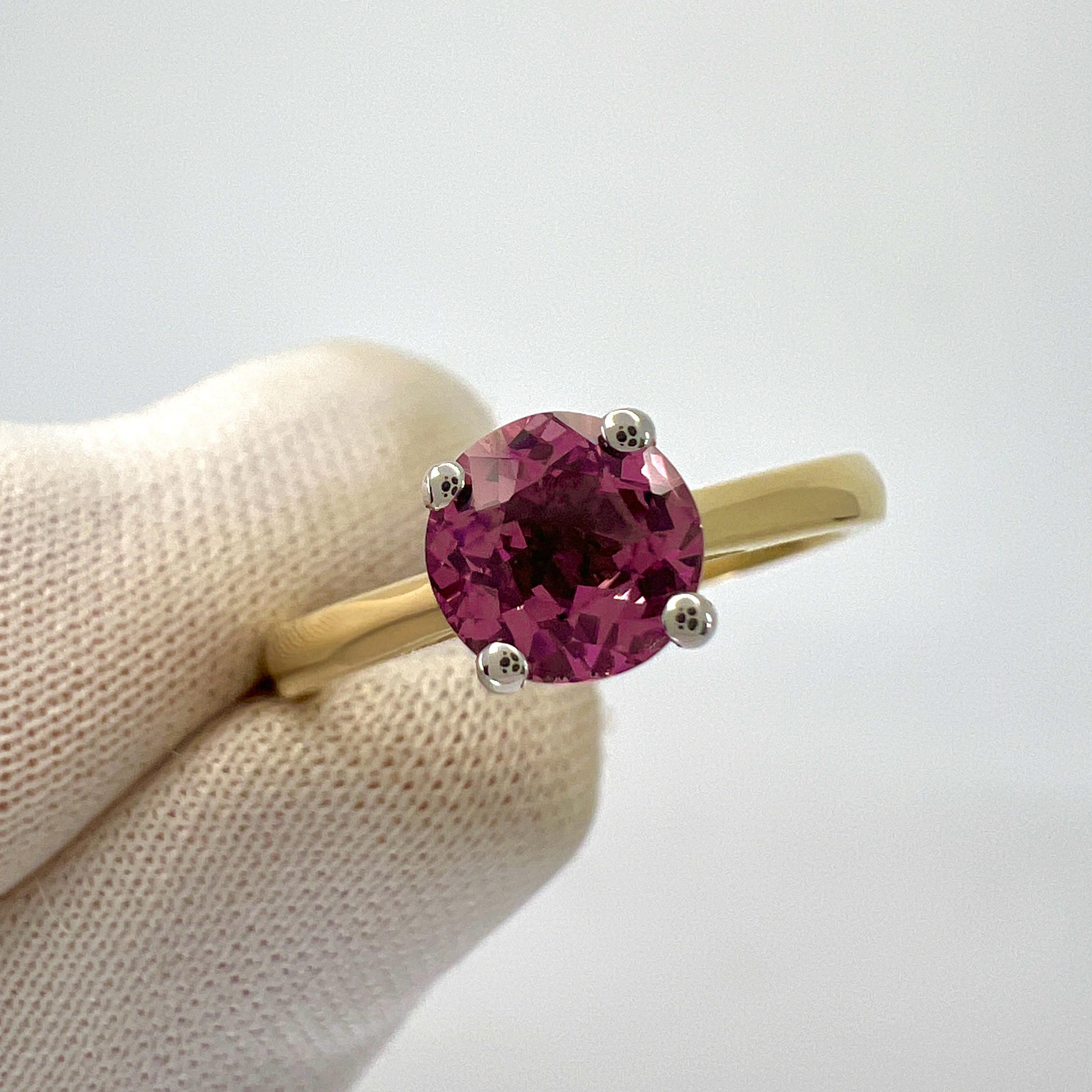 1.03ct Vivid Pink Mahenge Spinel Round Cut 18k Yellow White Gold Solitaire Ring en vente 2