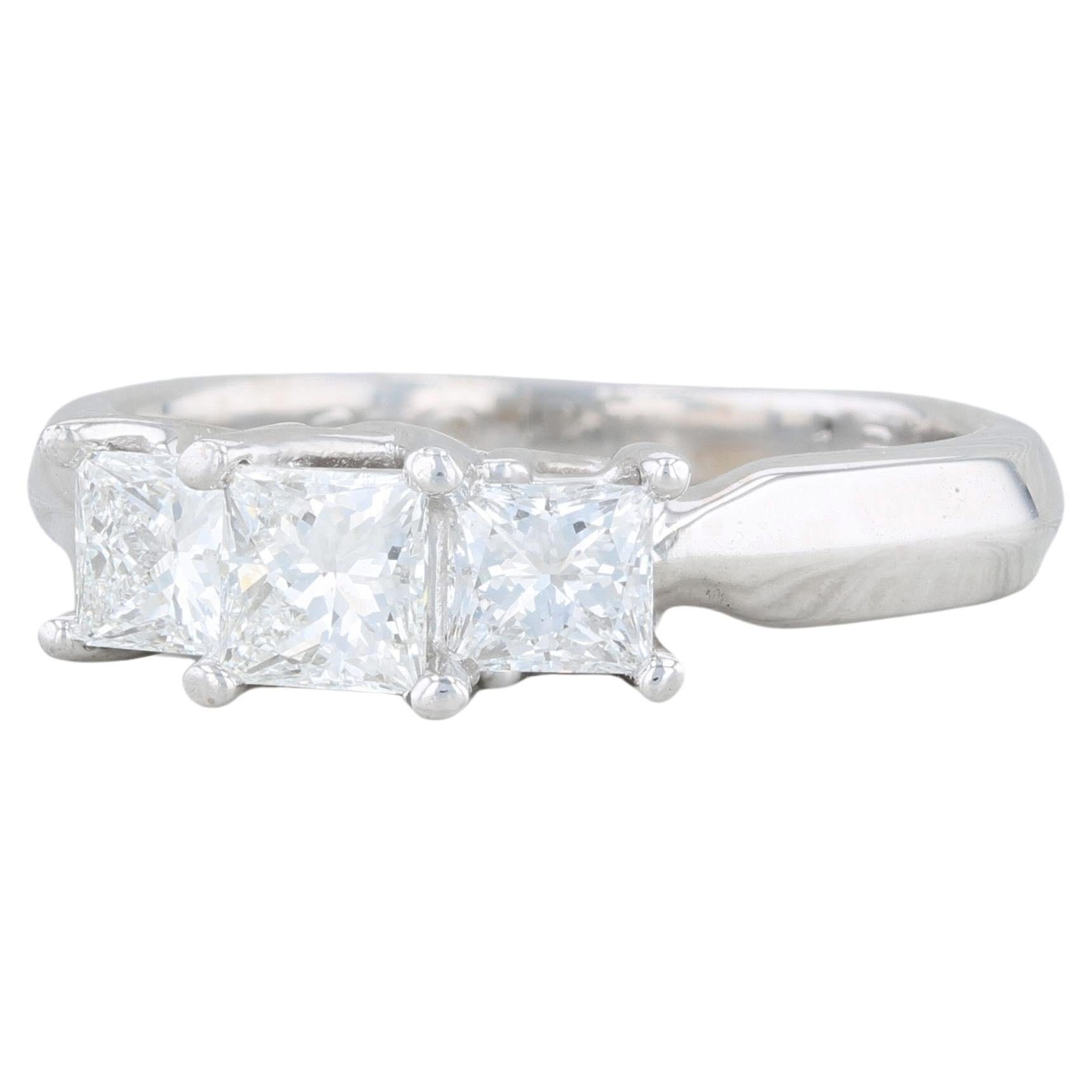 1.03ctw 3-Stone Princesse Diamant Bague de fiançailles 18k White Gold Platinum 5.75