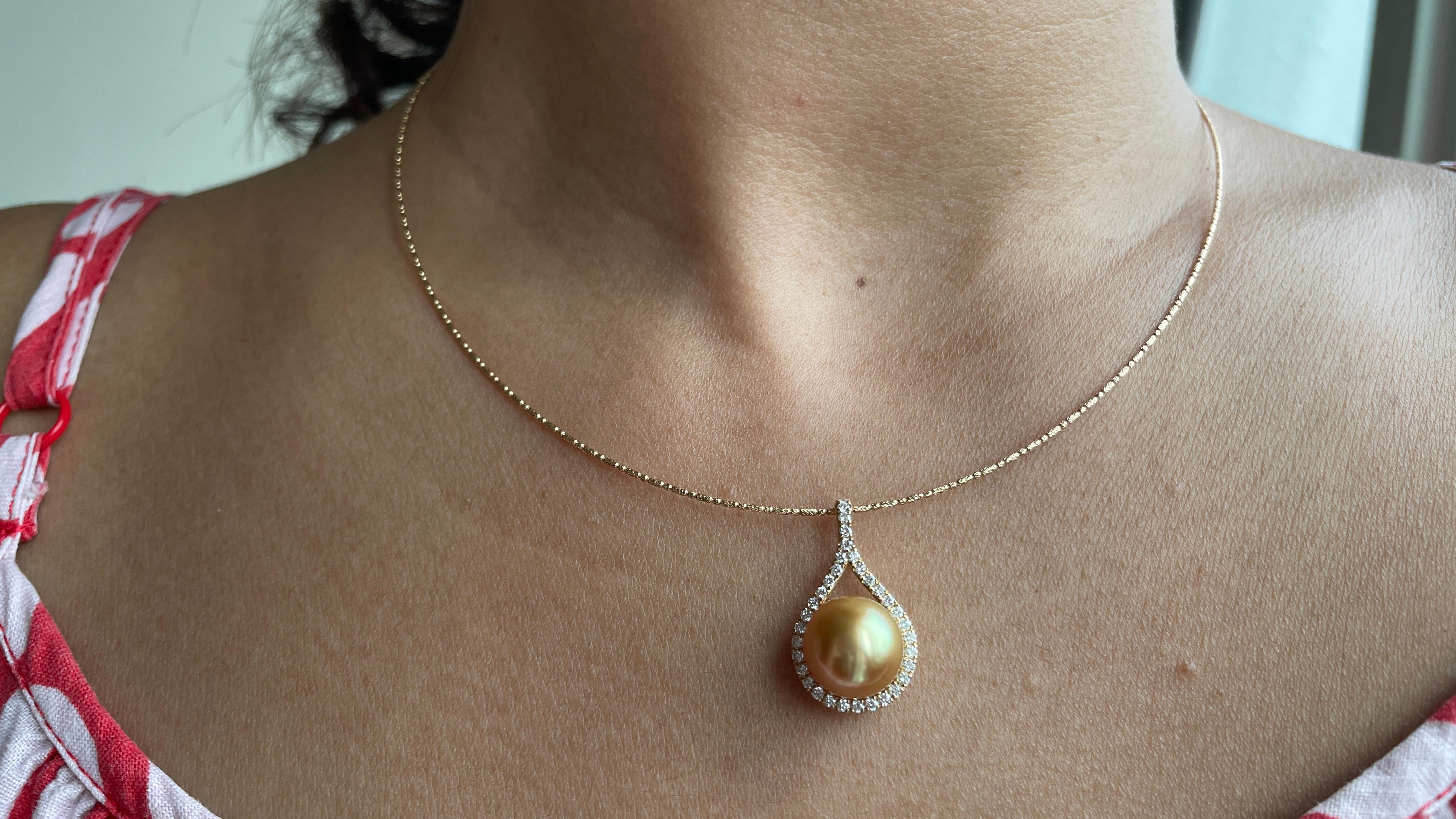 10.3mm AAA Golden South Sea Pearl Pendant with Natural Diamonds in 18k gold For Sale 2