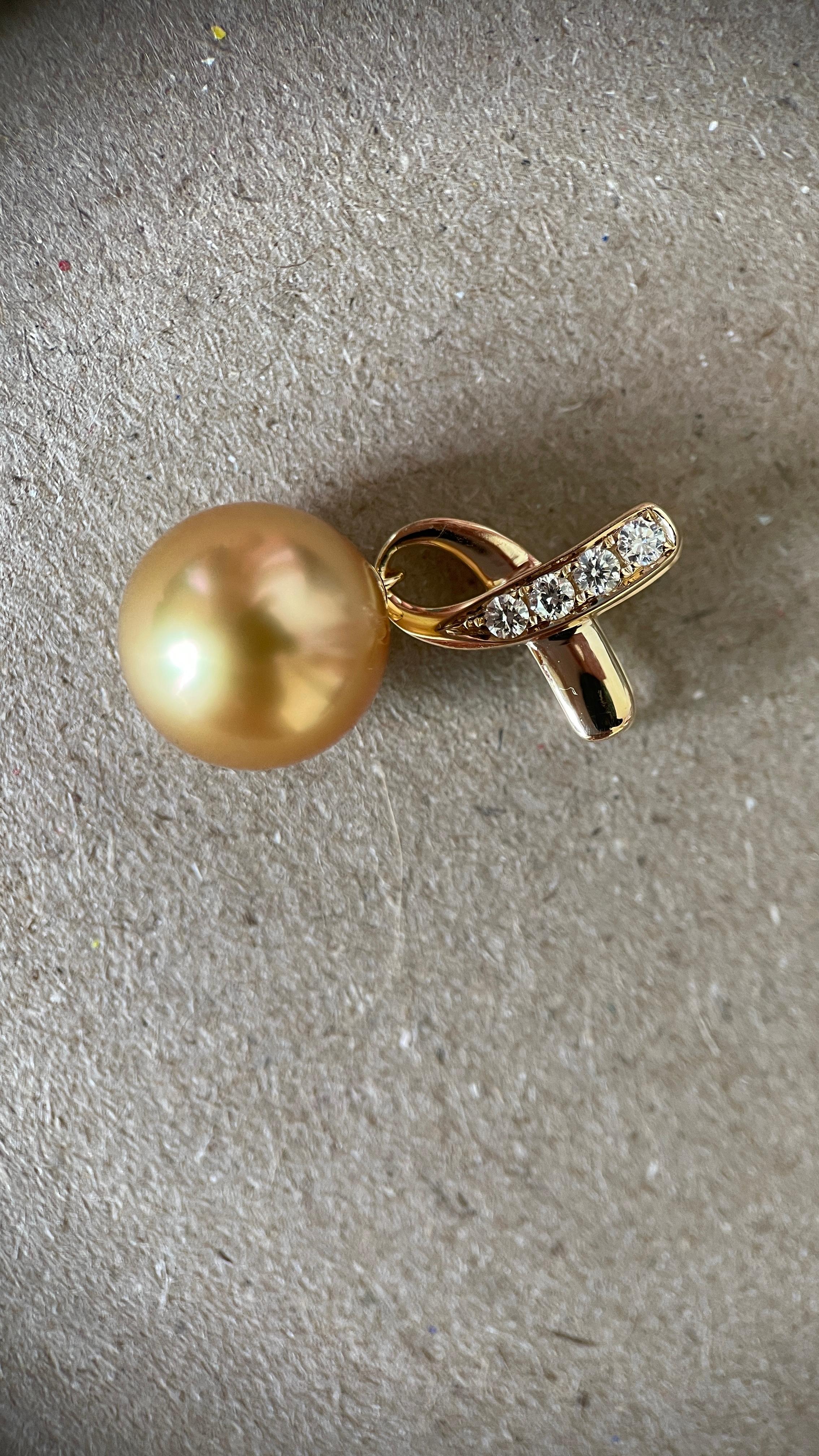Kindly note that the stated price for this item is fixed and non-negotiable. We appreciate your understanding and respect for our pricing decision.

Golden South Sea Pearl Pendant with Natural Diamonds in 18k solid gold 

South Sea Pearls are among