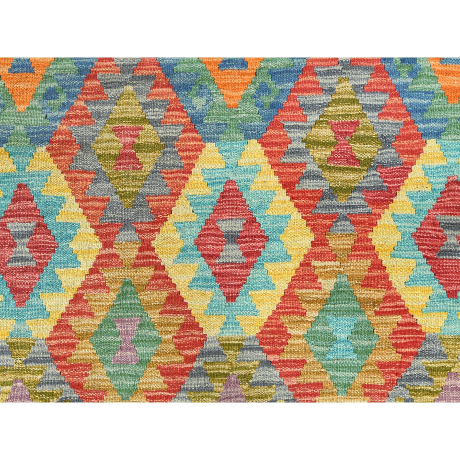 Dies ist eine wirklich echte one-of-a-kind bunte, Veggie Dyes Bio-Wolle handgewebt, afghanischen Kilim mit geometrischen Design Flachgewebe, Reversible übergroßen orientalischen Teppich. Es wurde über Monate hinweg in jahrhundertealter Webtechnik