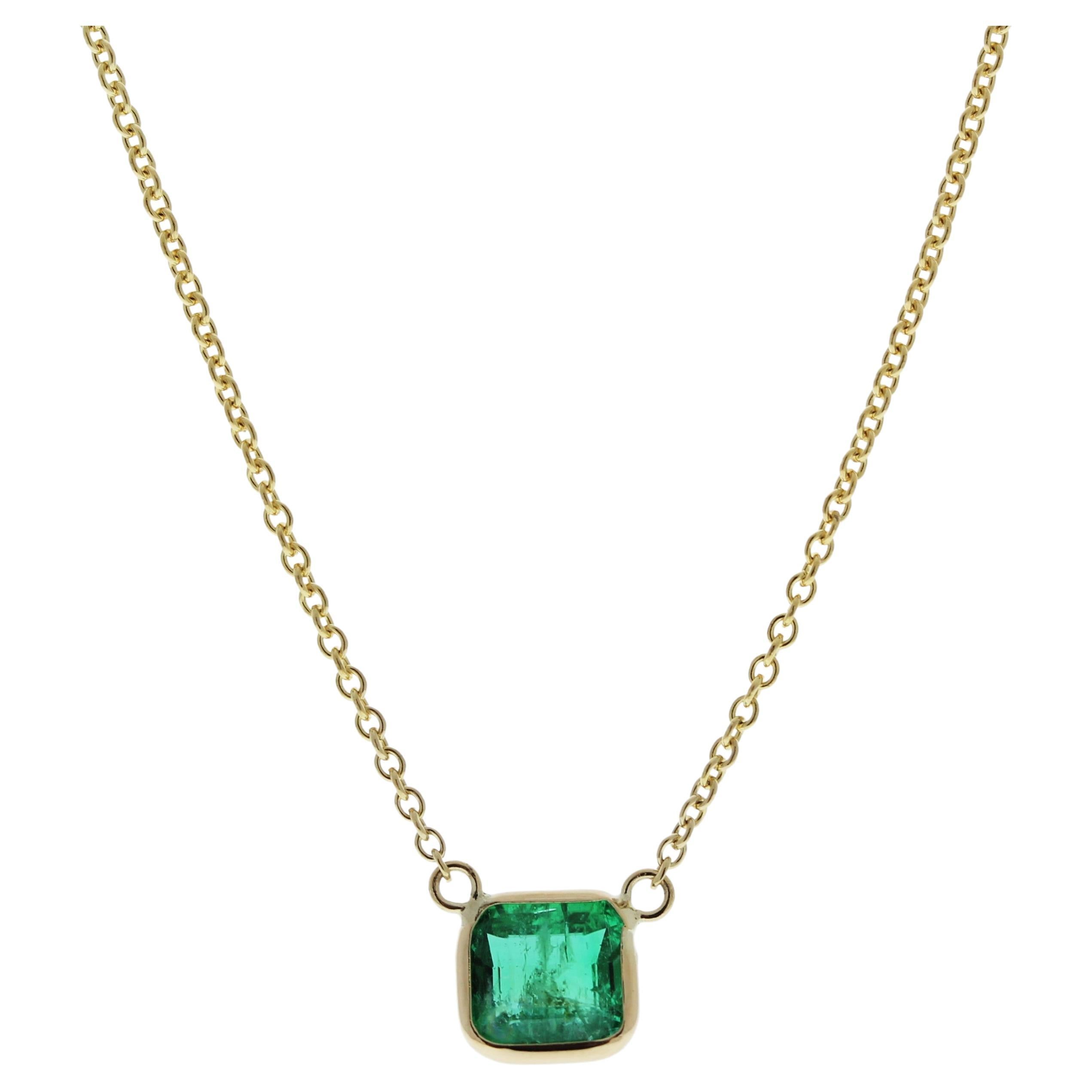 1,04 Karat Asscher Smaragdgrüne Mode-Halsketten aus 14k Gelbgold im Angebot
