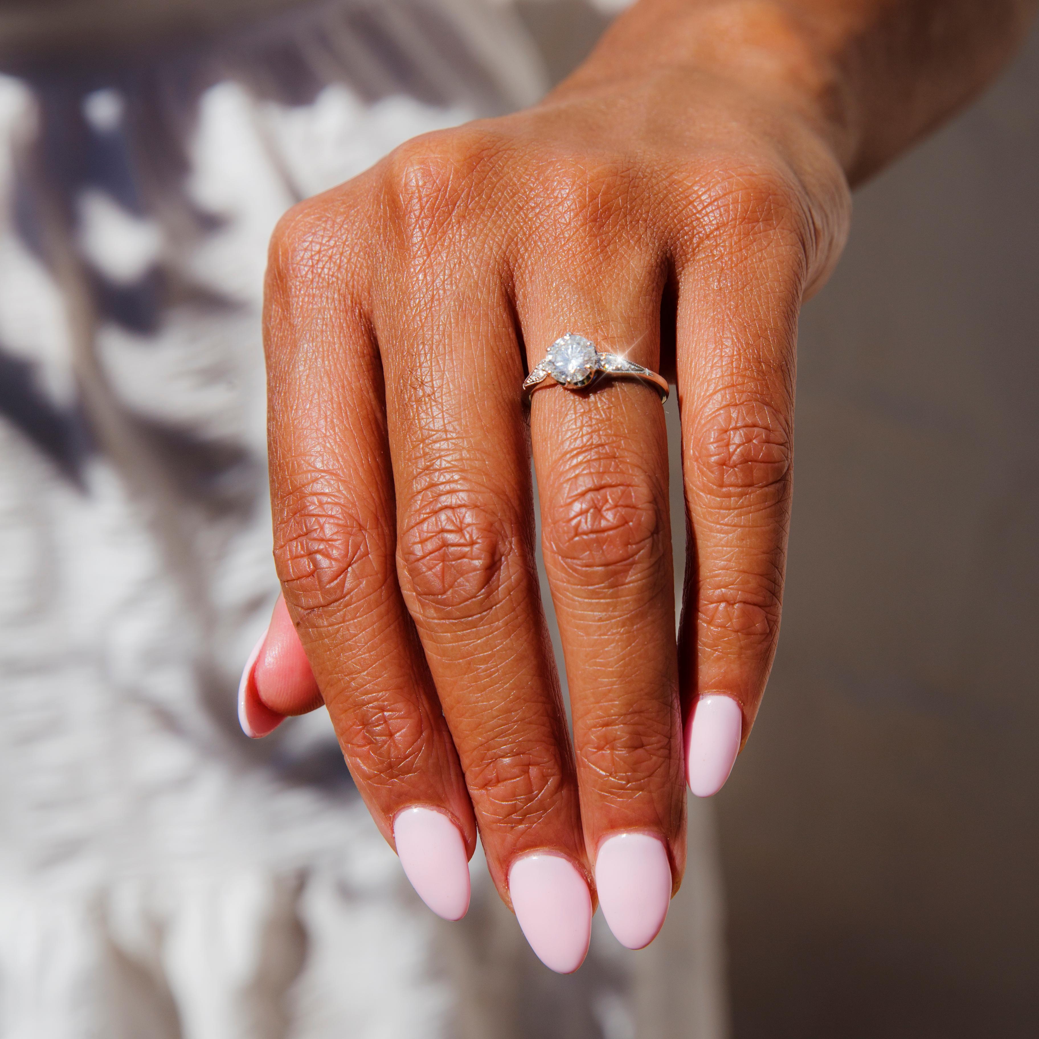 1.04 Carat Certified Round Brilliant Cut Diamond Engagement Ring 18 Carat Gold In New Condition In Hamilton, AU