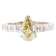 1.04 Carat Certified VVS Fancy Yellow Pear Diamond Engagement Ring 18 Carat Gold