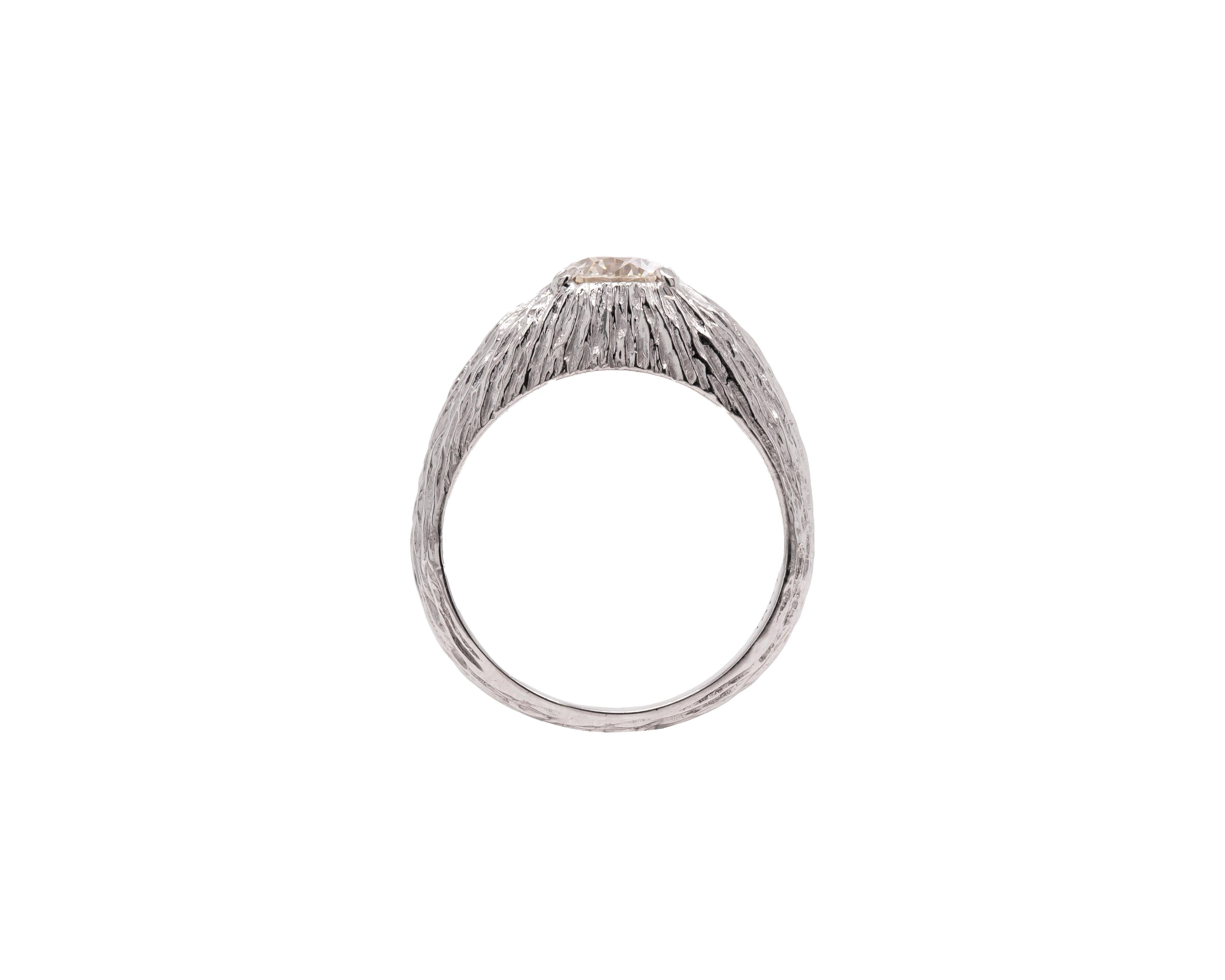 1.04 Carat Diamond 18 Carat Textured White Gold Gents Gypsy Ring In Good Condition In London, GB