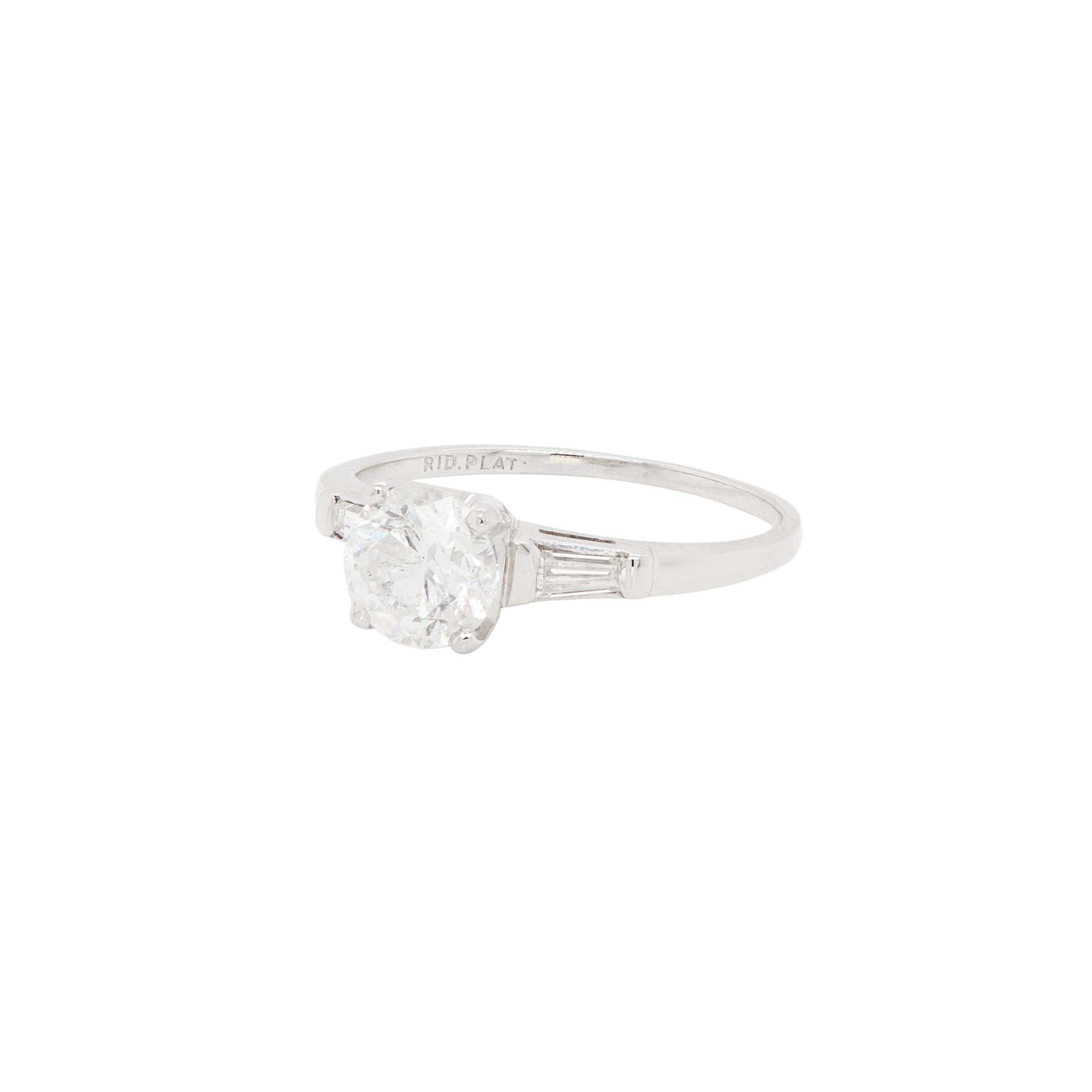 Modern 1.04 Carat Diamond and Platinum Three Stone Engagement Ring For Sale