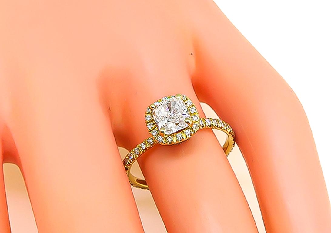 1.04 Carat Diamond Gold Engagement Ring In Excellent Condition For Sale In New York, NY