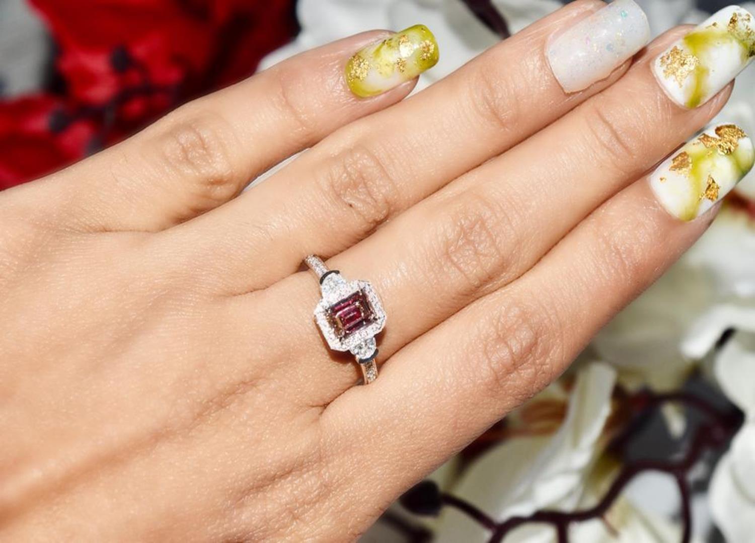 1.04 Carat Fancy Brownish Pink VS2 Clarity Diamond For Sale 5