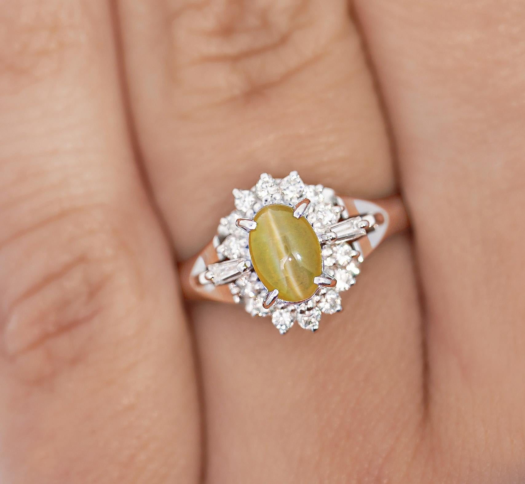 1.04 Carat Green Chrysoberyl Cat's Eye and Diamond Platinum Art Deco Style Ring For Sale 1
