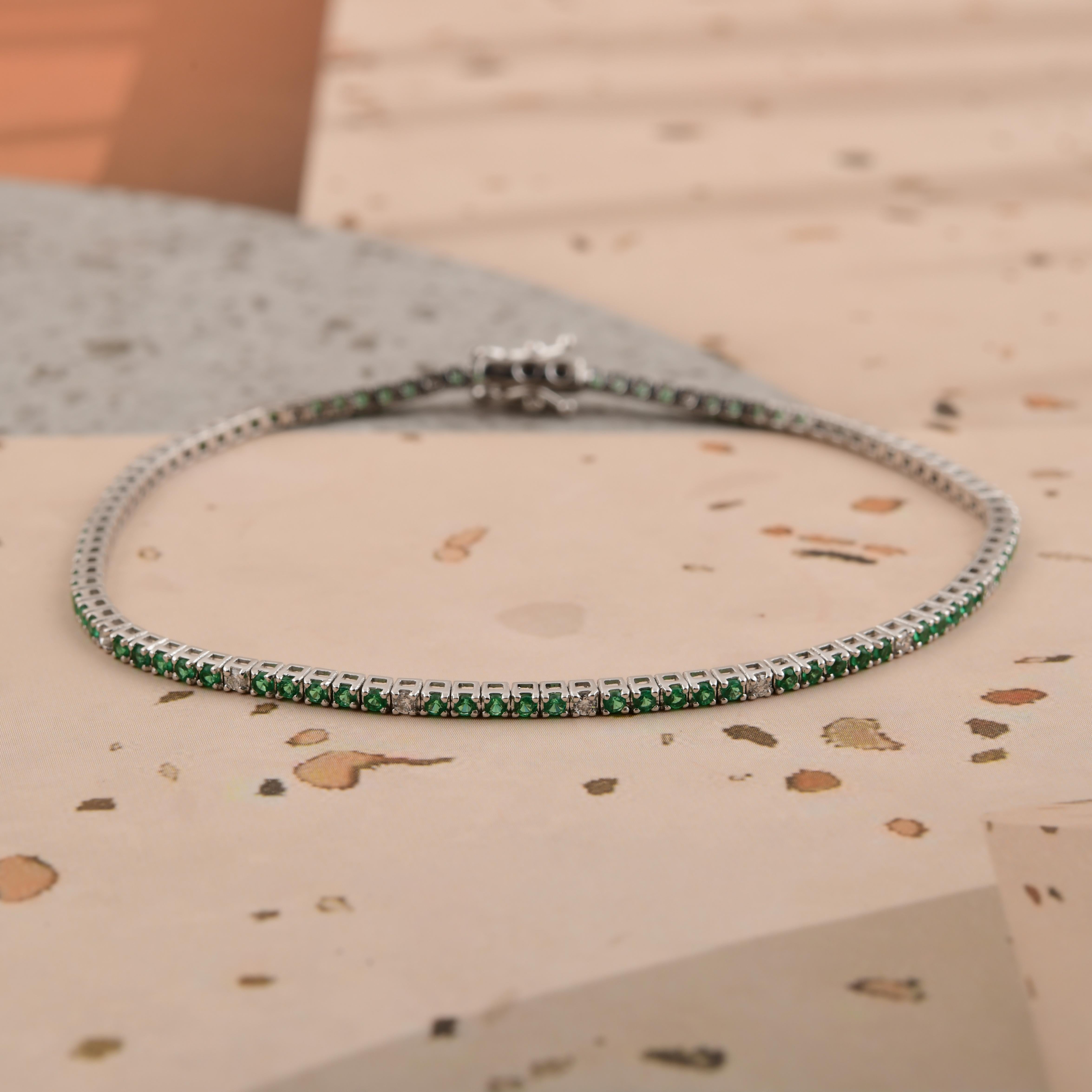 1.04 Carat Green Gemstone Tennis Bracelet 0.21 Ct SI/H Diamond 10k White Gold For Sale 1