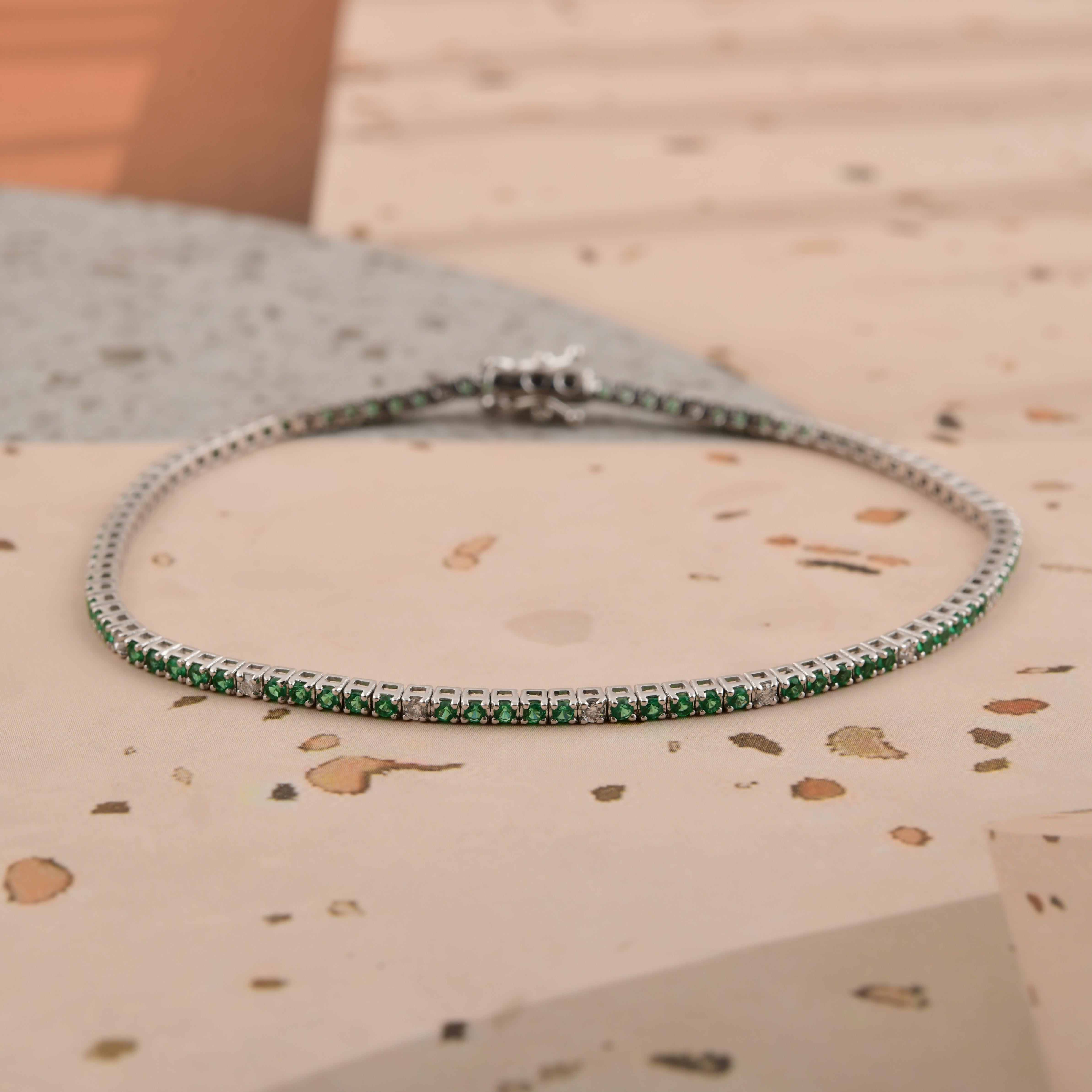 1.04 Carat Green Gemstone Tennis Bracelet 0.21 Ct SI/H Diamond 10k White Gold For Sale 2