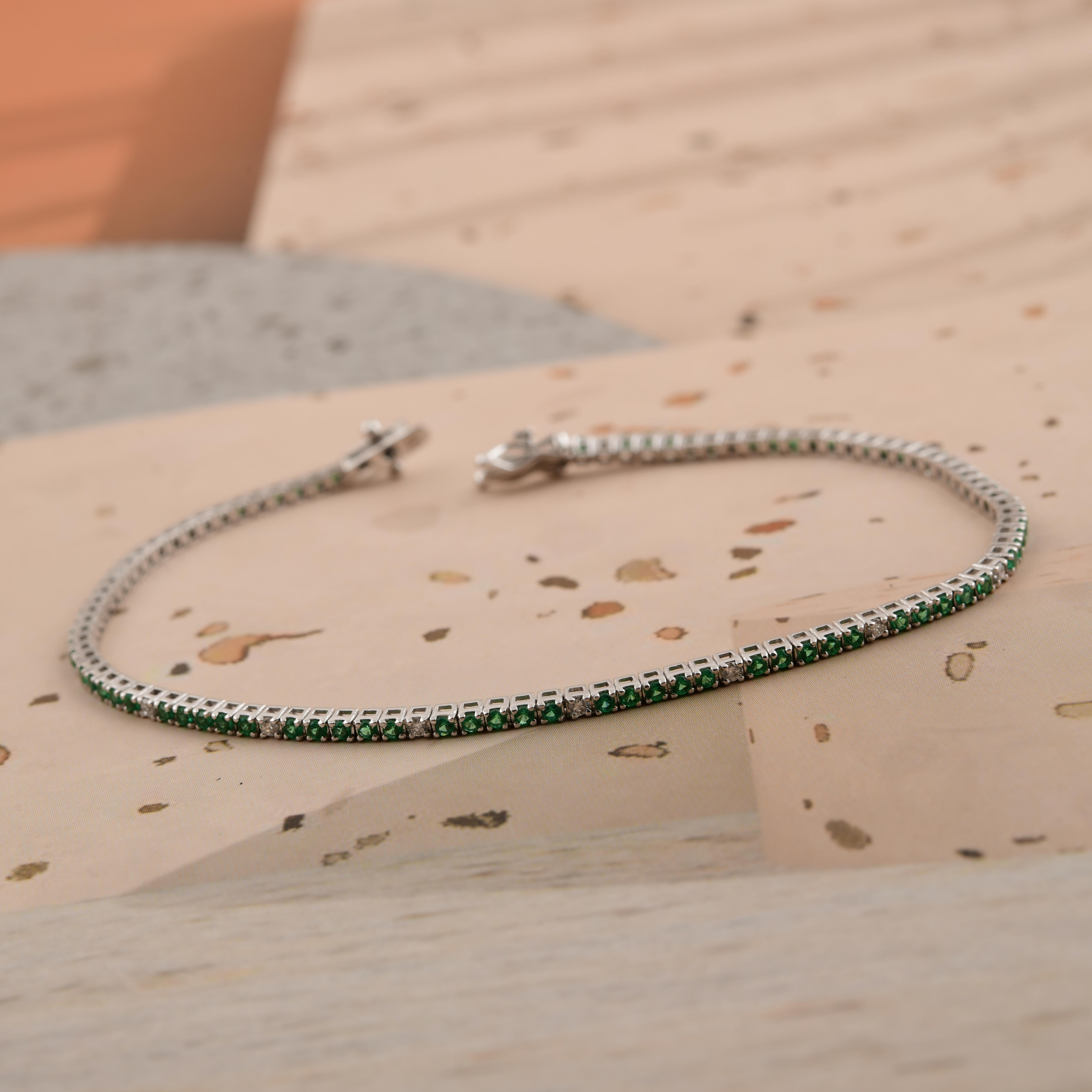 1.04 Carat Green Gemstone Tennis Bracelet 0.21 Ct SI/H Diamond 10k White Gold For Sale 3