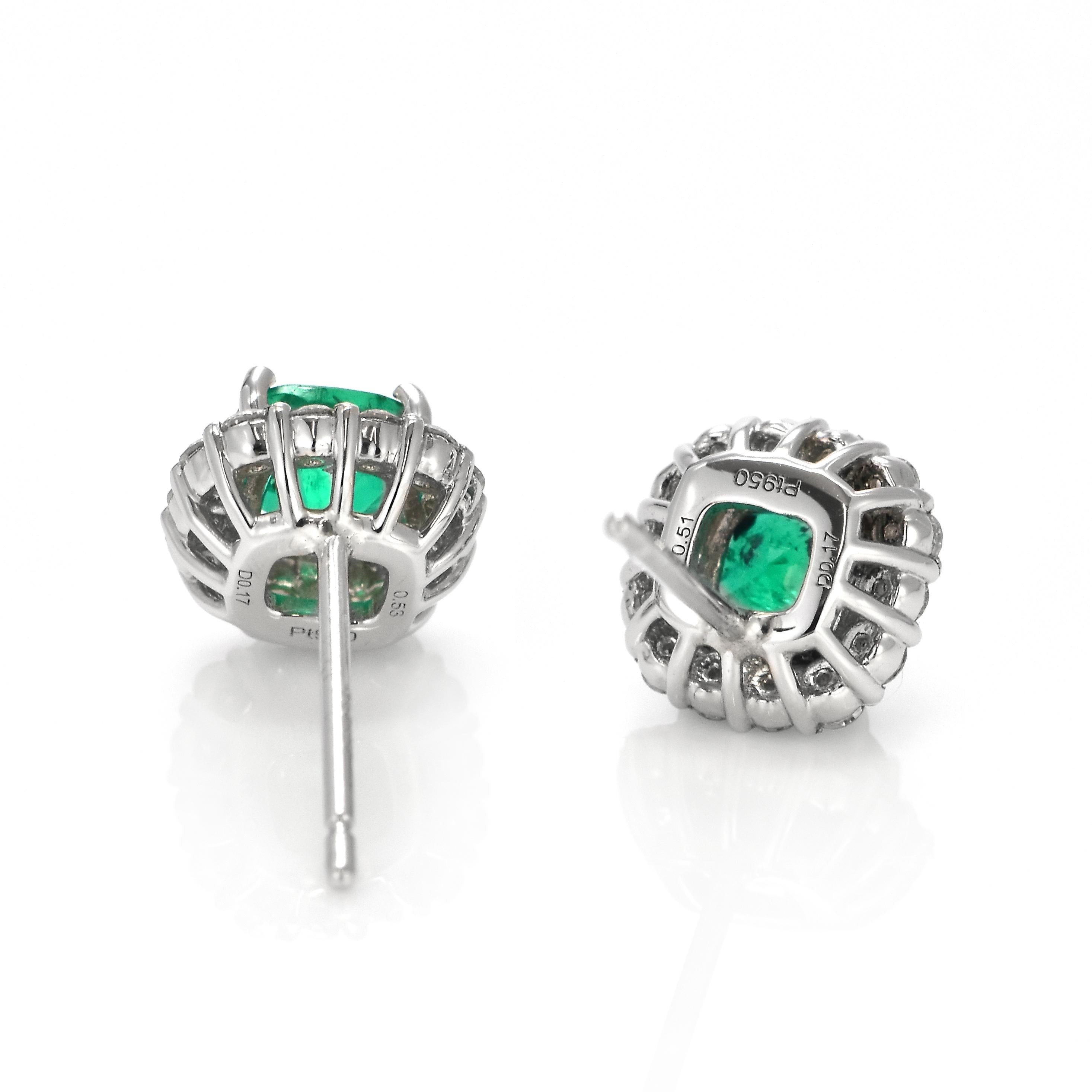 1.04 Carat Natural Colombian Emerald & Diamond Pierced Earrings Made in Platinum In New Condition For Sale In Tokyo, JP