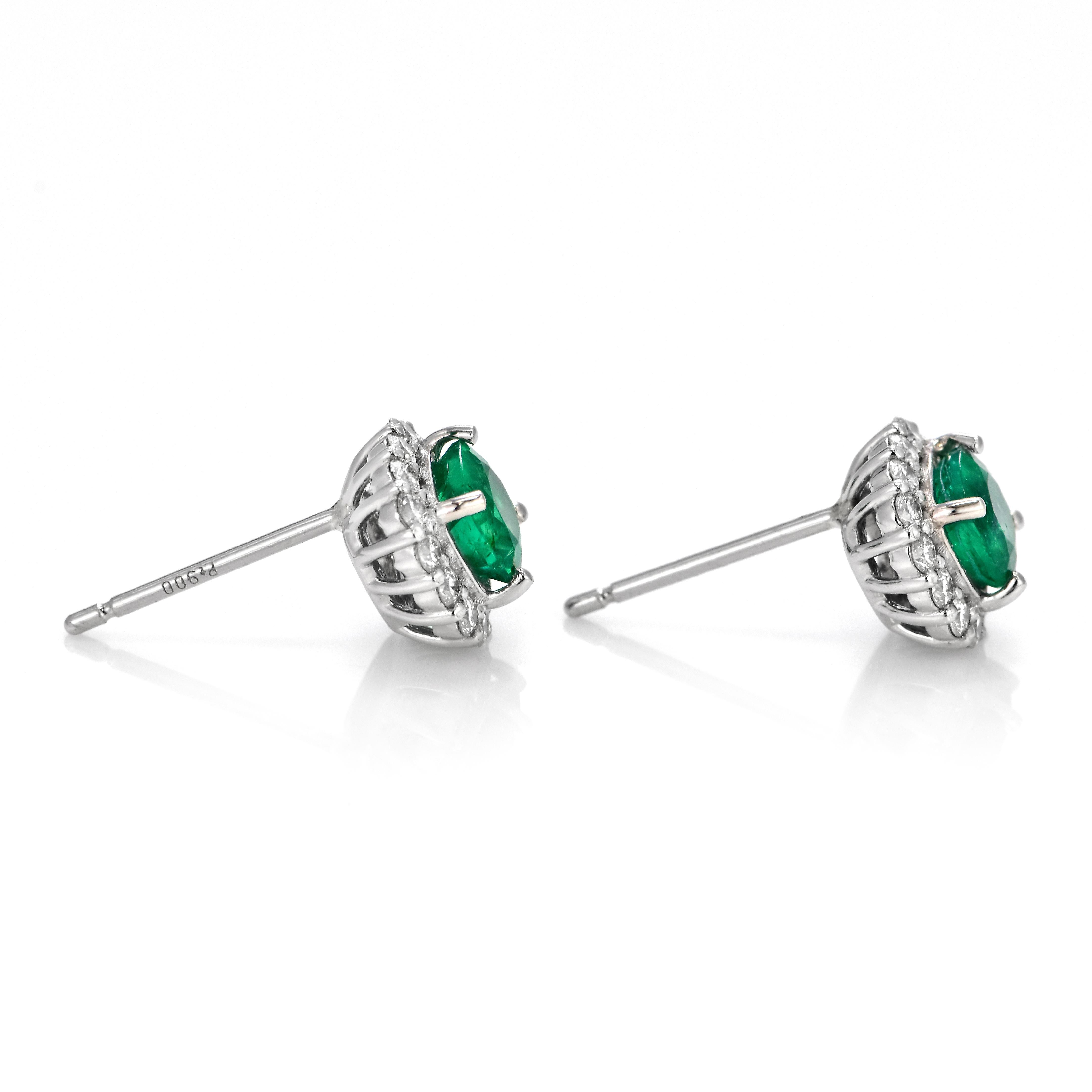 1.04 Carat Natural Colombian Emerald & Diamond Pierced Earrings Made in Platinum For Sale 2