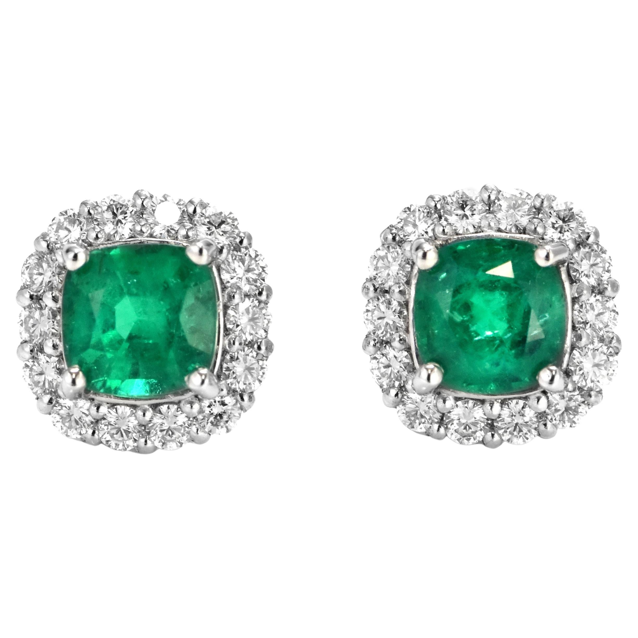 Pendientes calados de esmeralda colombiana natural y diamante de 1,04 quilates hechos en platino