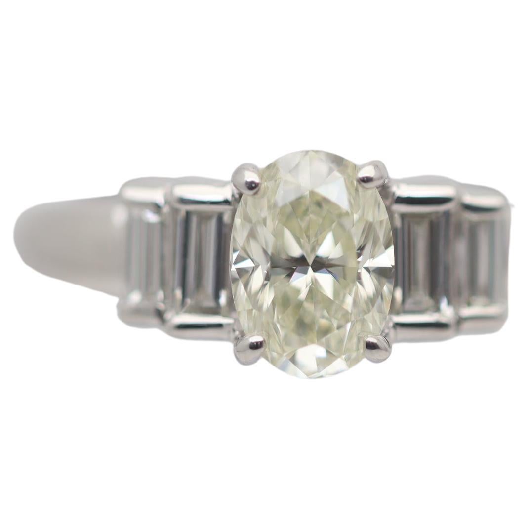 1.04 Carat Oval Diamond Platinum Engagement Ring For Sale
