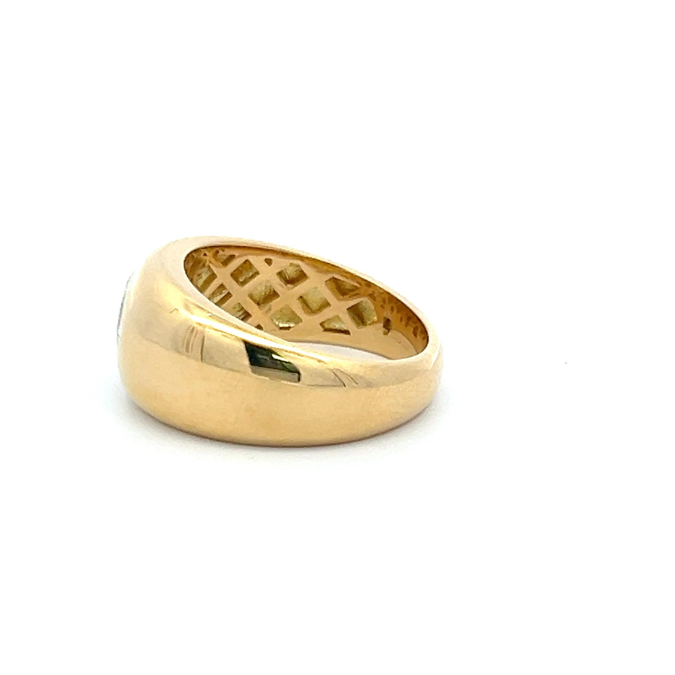 1.04 Carat Pear Shape K VS Diamond 18K Yellow Gold Modern Engagement Ring (bague de fiançailles moderne en or jaune) Neuf - En vente à New York, NY